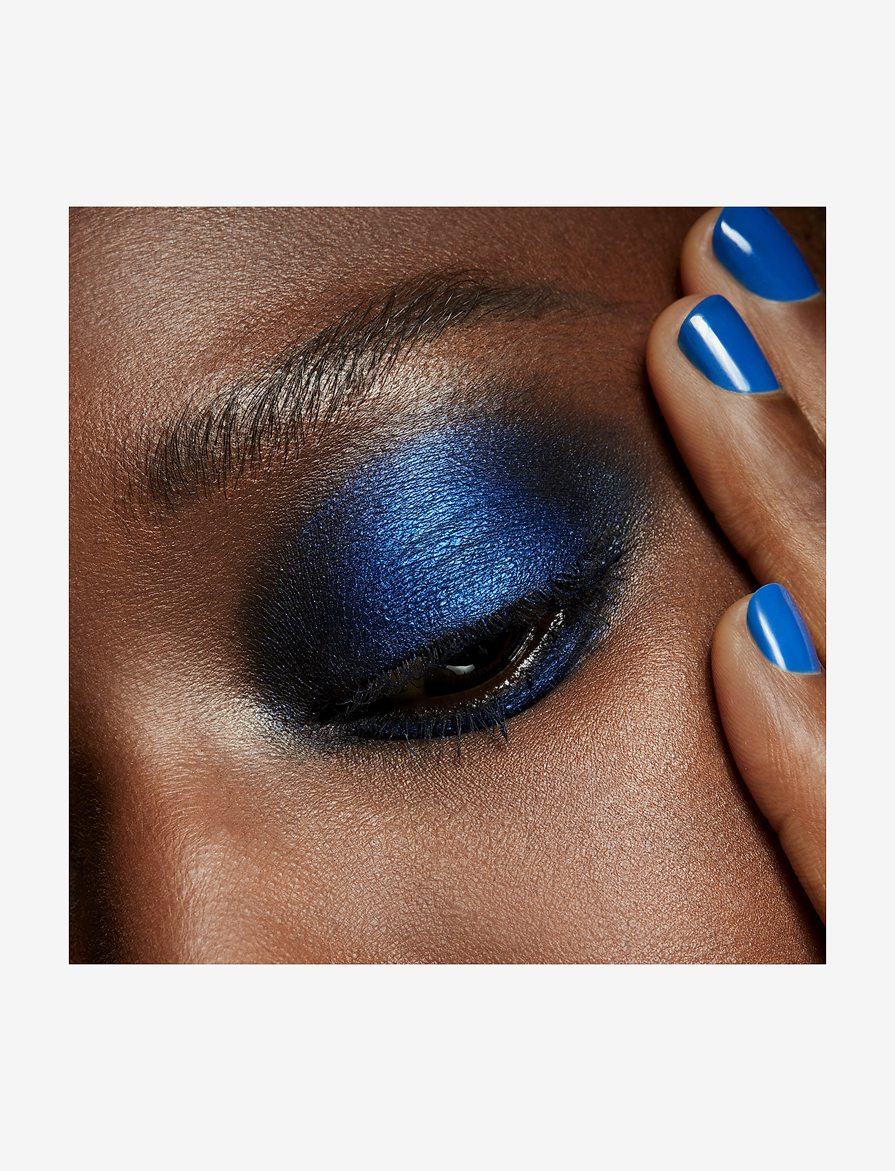 MAC - Frost  Single Eye Shadow - makeup - in the shadows - 4