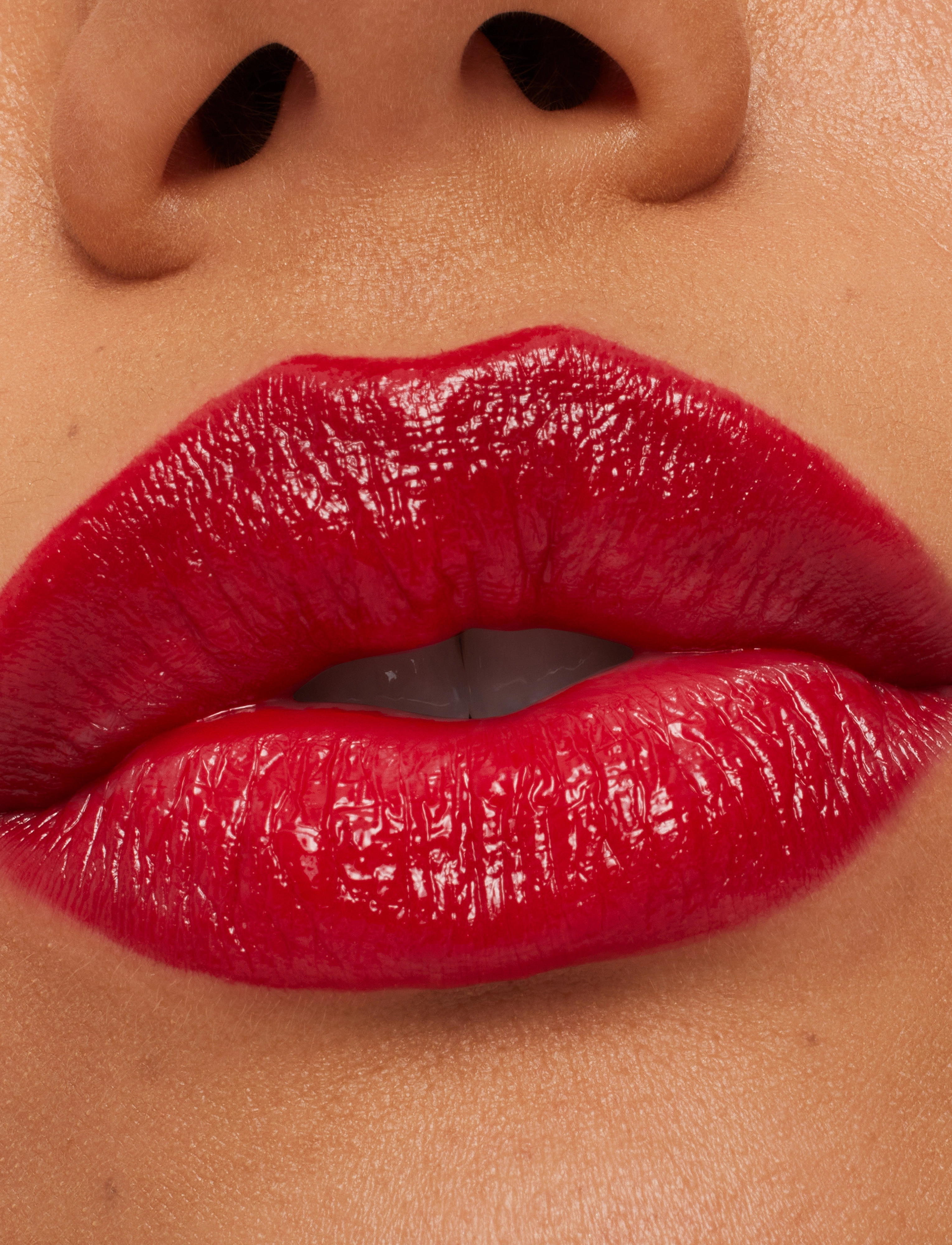 MAC - Macximal Sleek Satin Lipstick - rippijuhlat - brave red - 4
