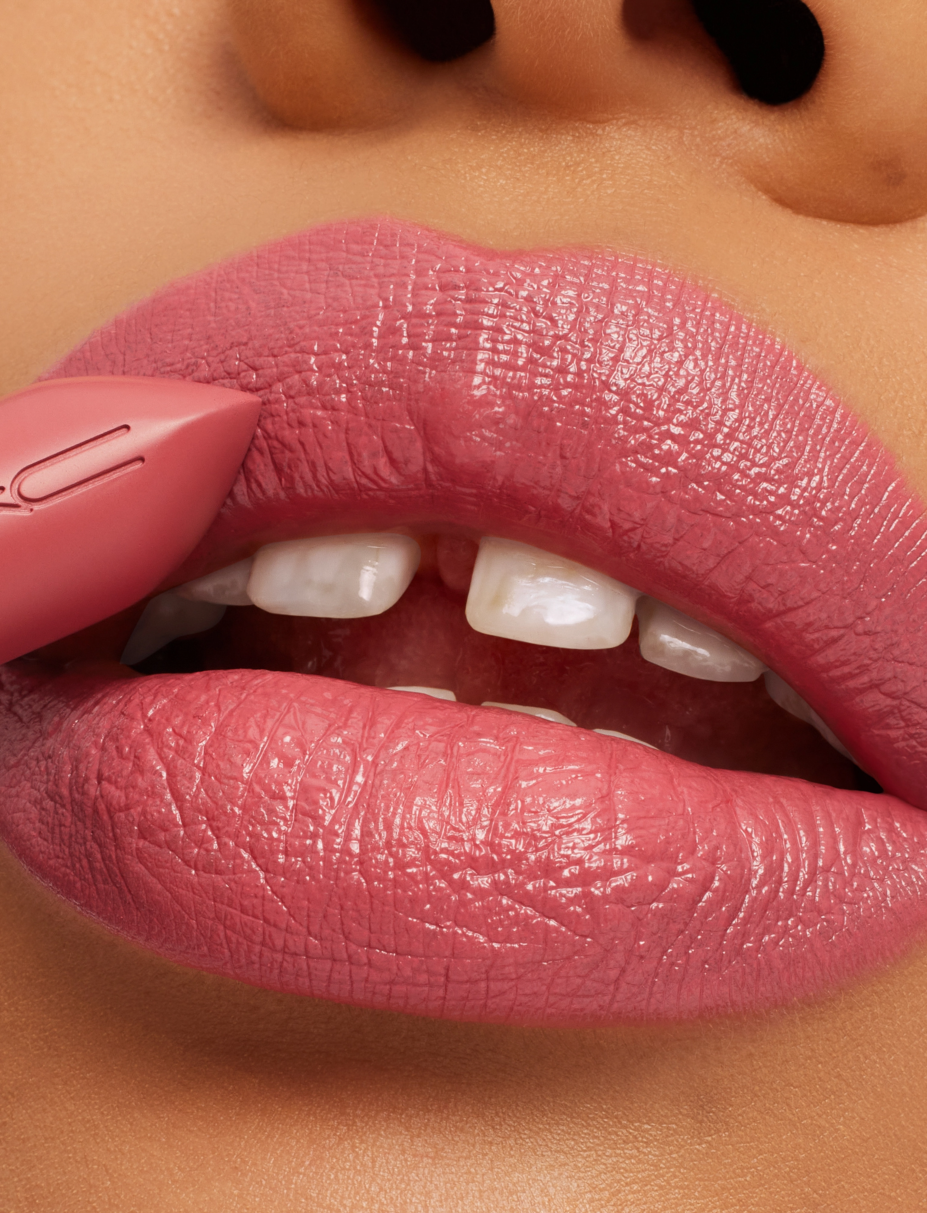 MAC - Macximal Sleek Satin Lipstick - redo för date night - brave - 4