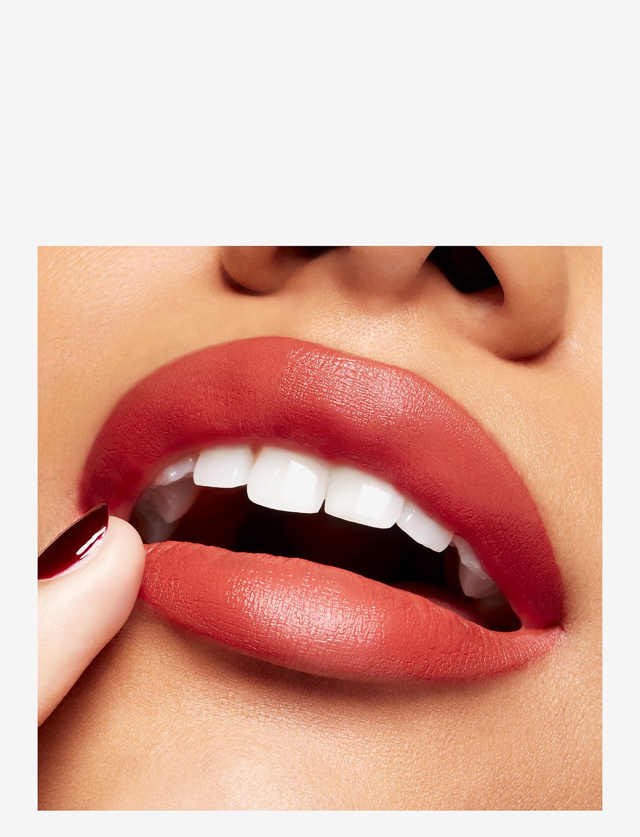 MAC - Powder Kiss Velvet Blur Slim Stick - makeup - devoted to chili - 2