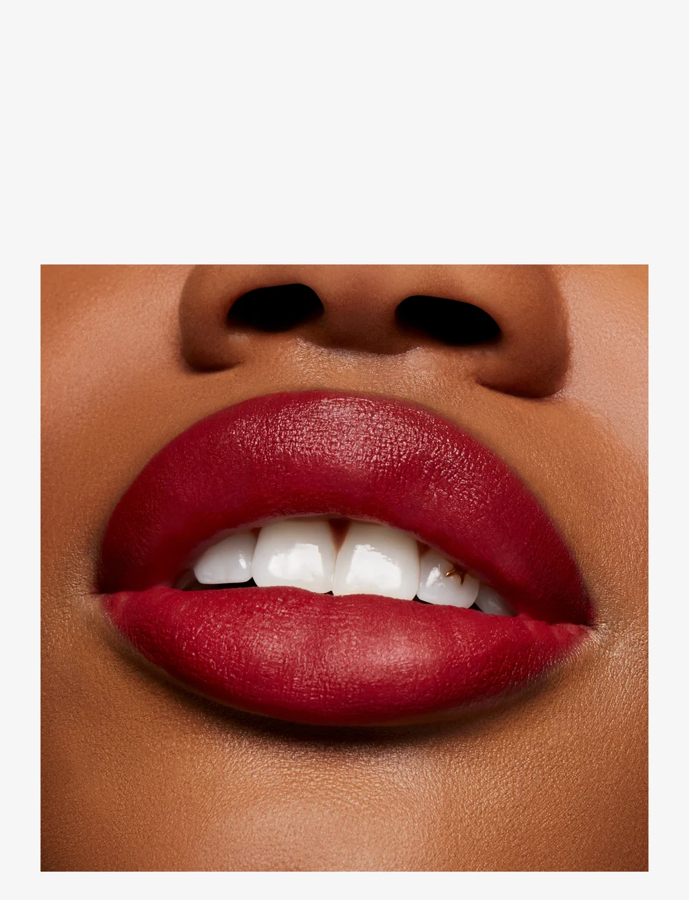 MAC - Powder Kiss Velvet Blur Slim Stick - smink - dubonnet buzz - 3