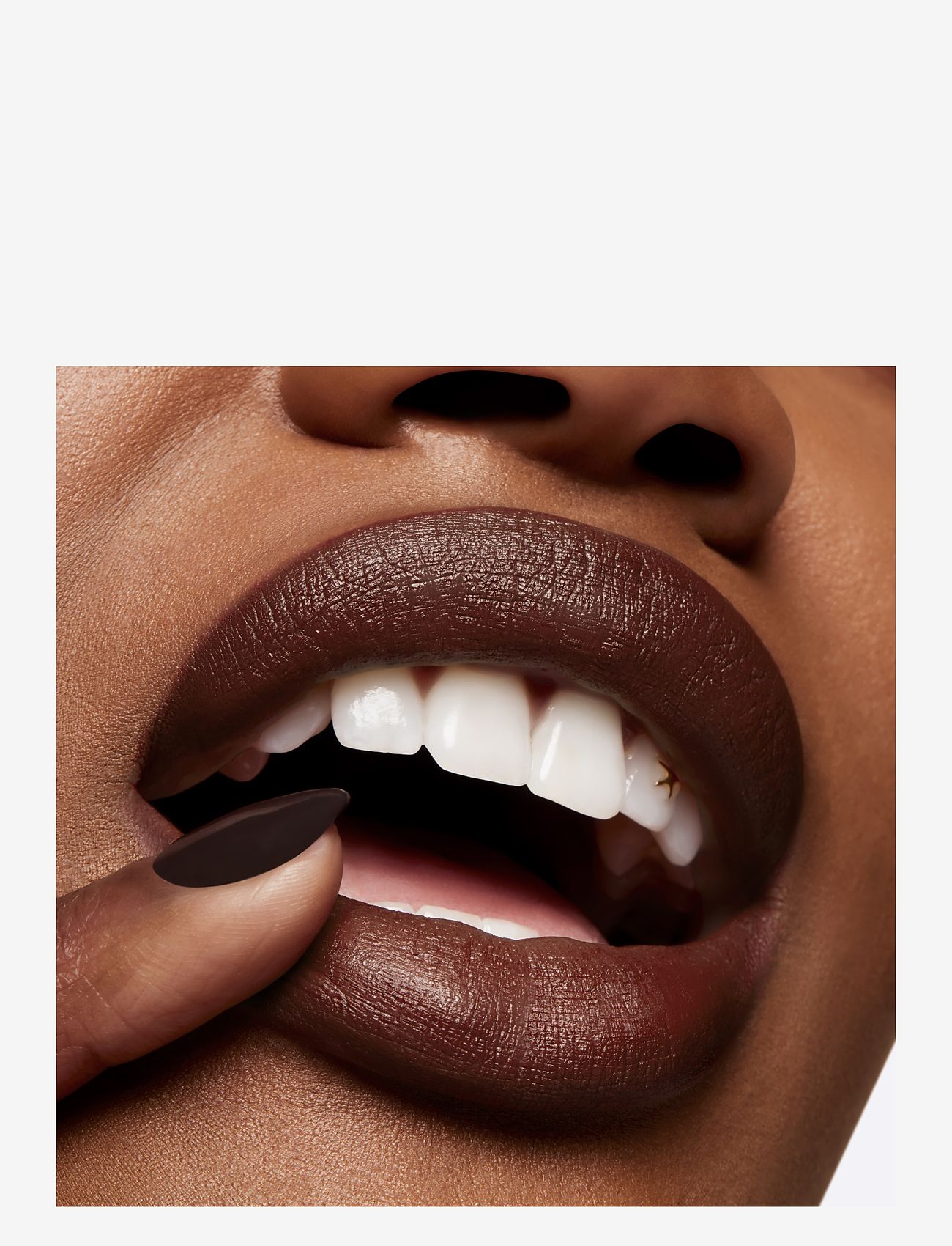 MAC - Powder Kiss Velvet Blur Slim Stick - smink - love clove - 3