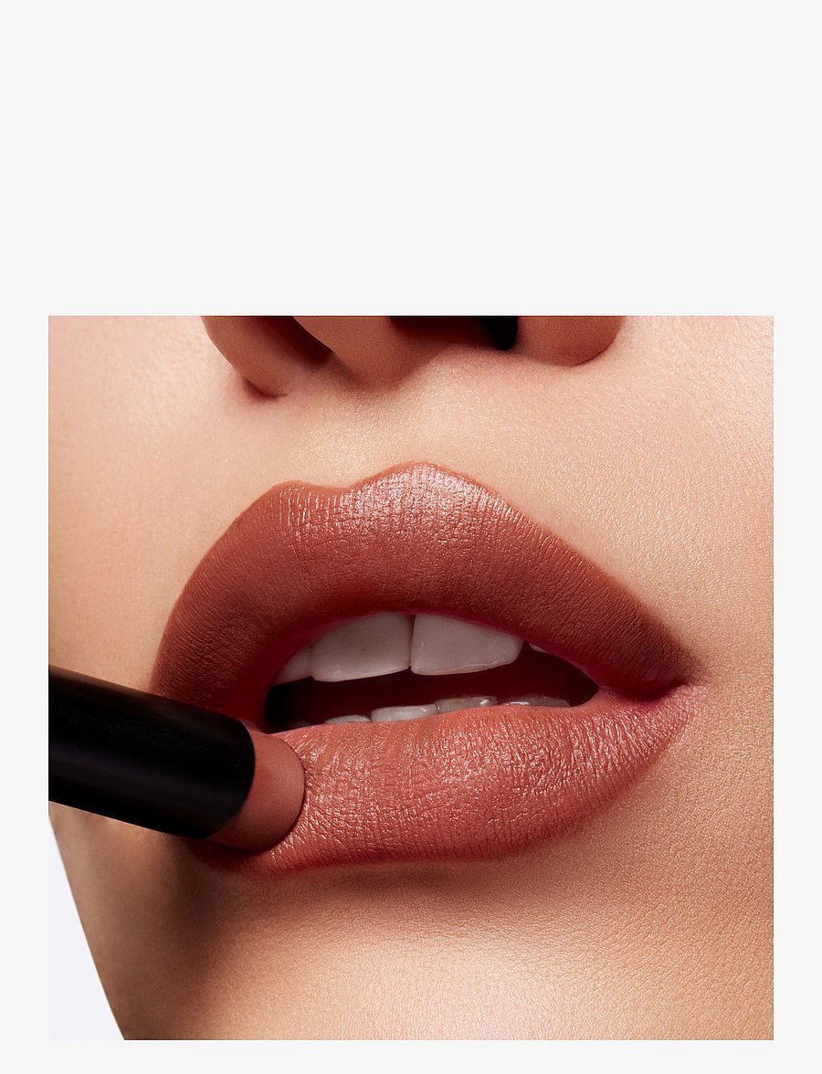 MAC - Powder Kiss Velvet Blur Slim Stick - smink - spice world - 1