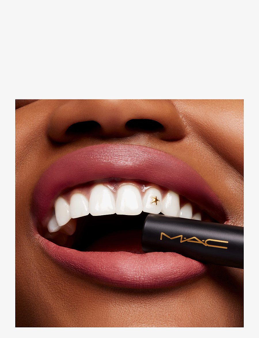MAC - Powder Kiss Velvet Blur Slim Stick - förðunarvörur - peppery pink - 3