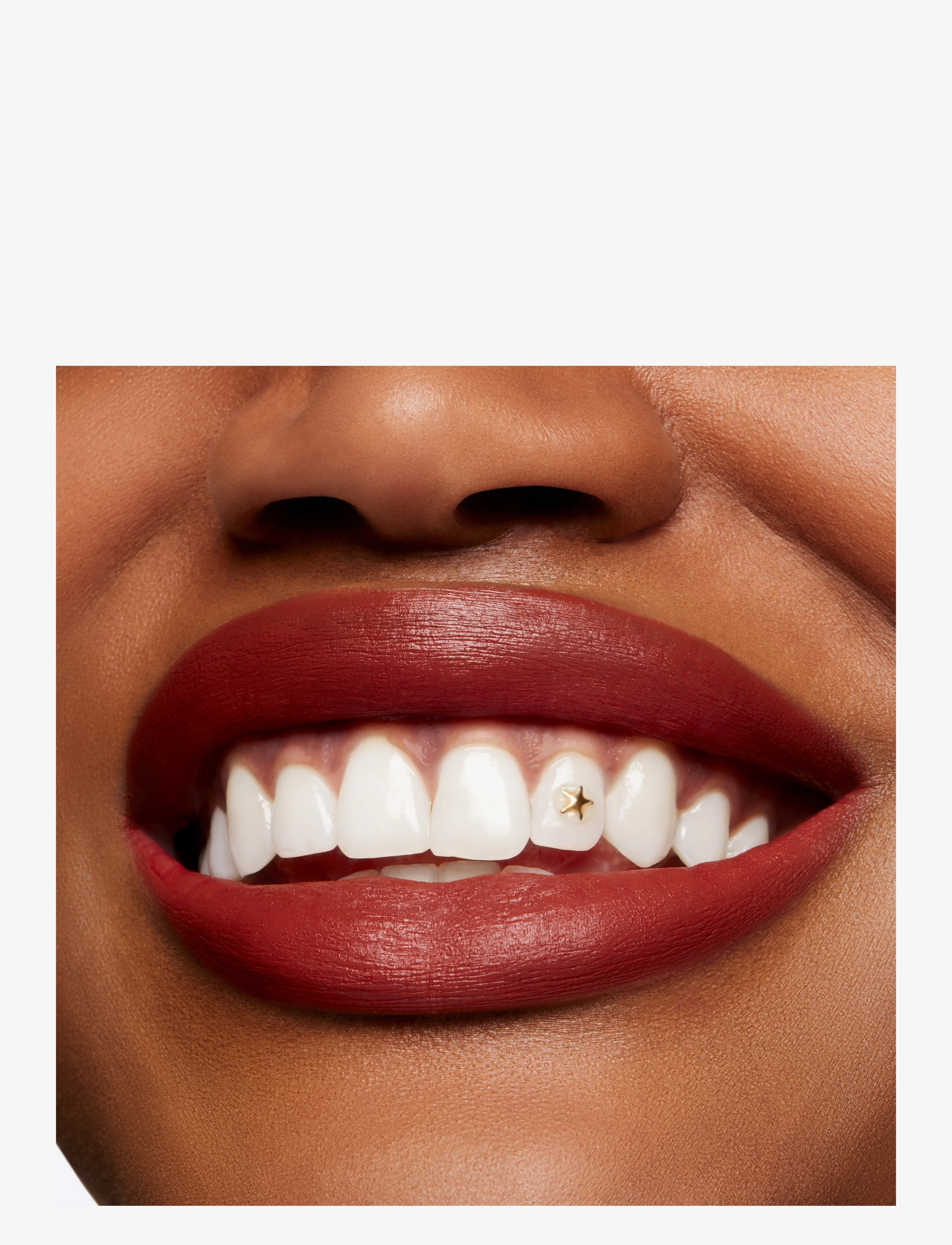 MAC - Powder Kiss Velvet Blur Slim Stick - makeup - marrakesh-mere - 3