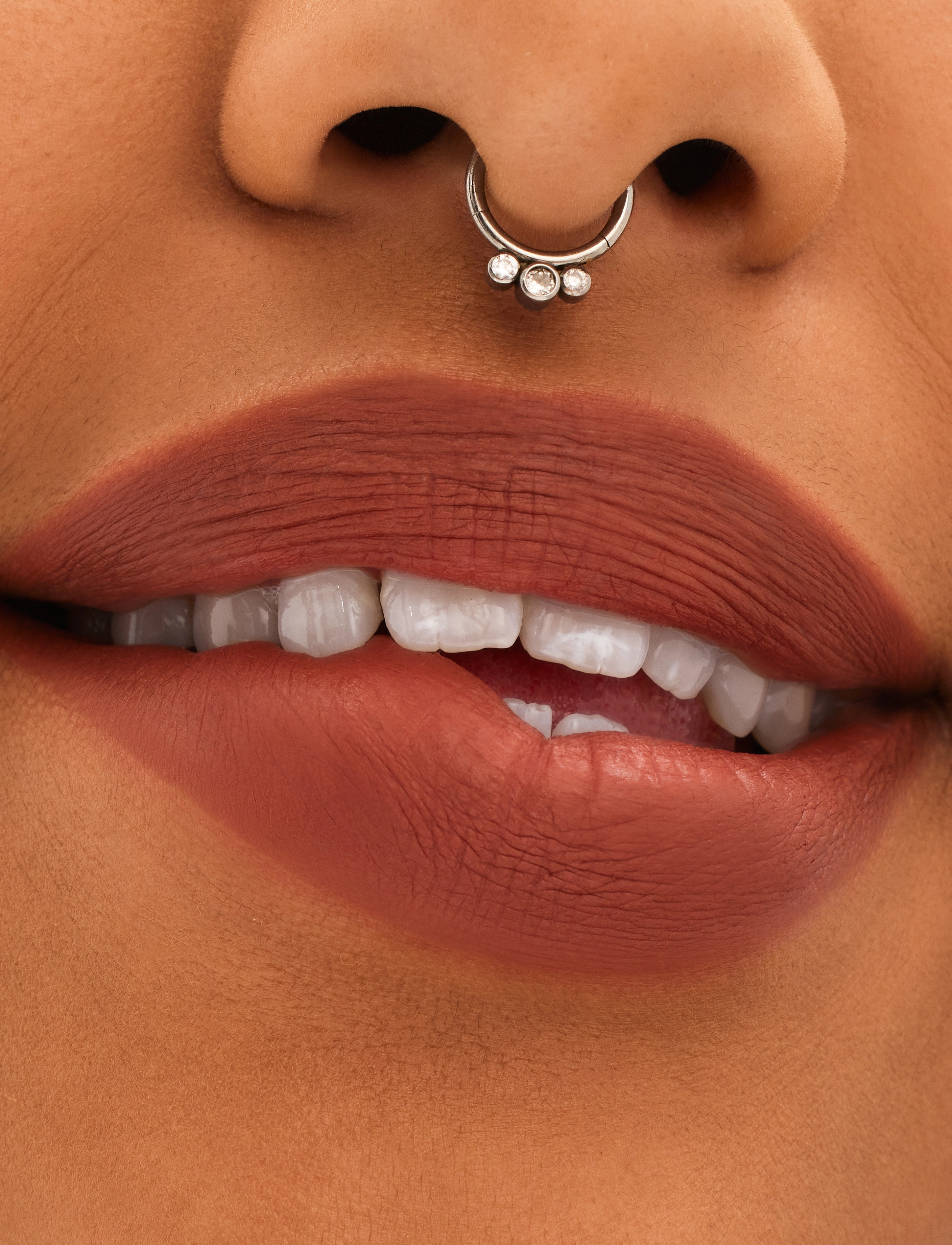 MAC - Locked Kiss Lipstick - sminke - meticulous - 2