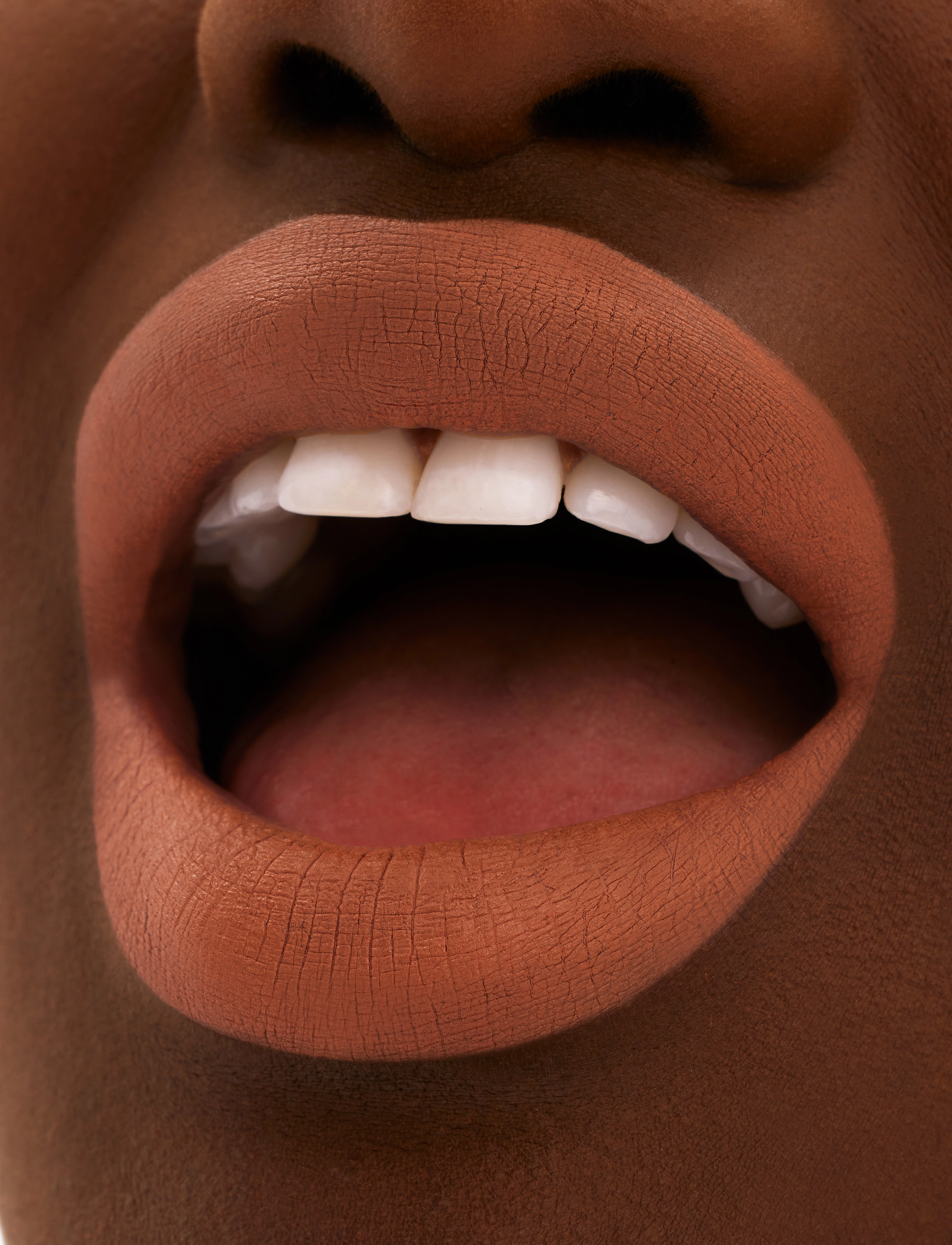 MAC - Locked Kiss Lipstick - meikit - teaser - 3