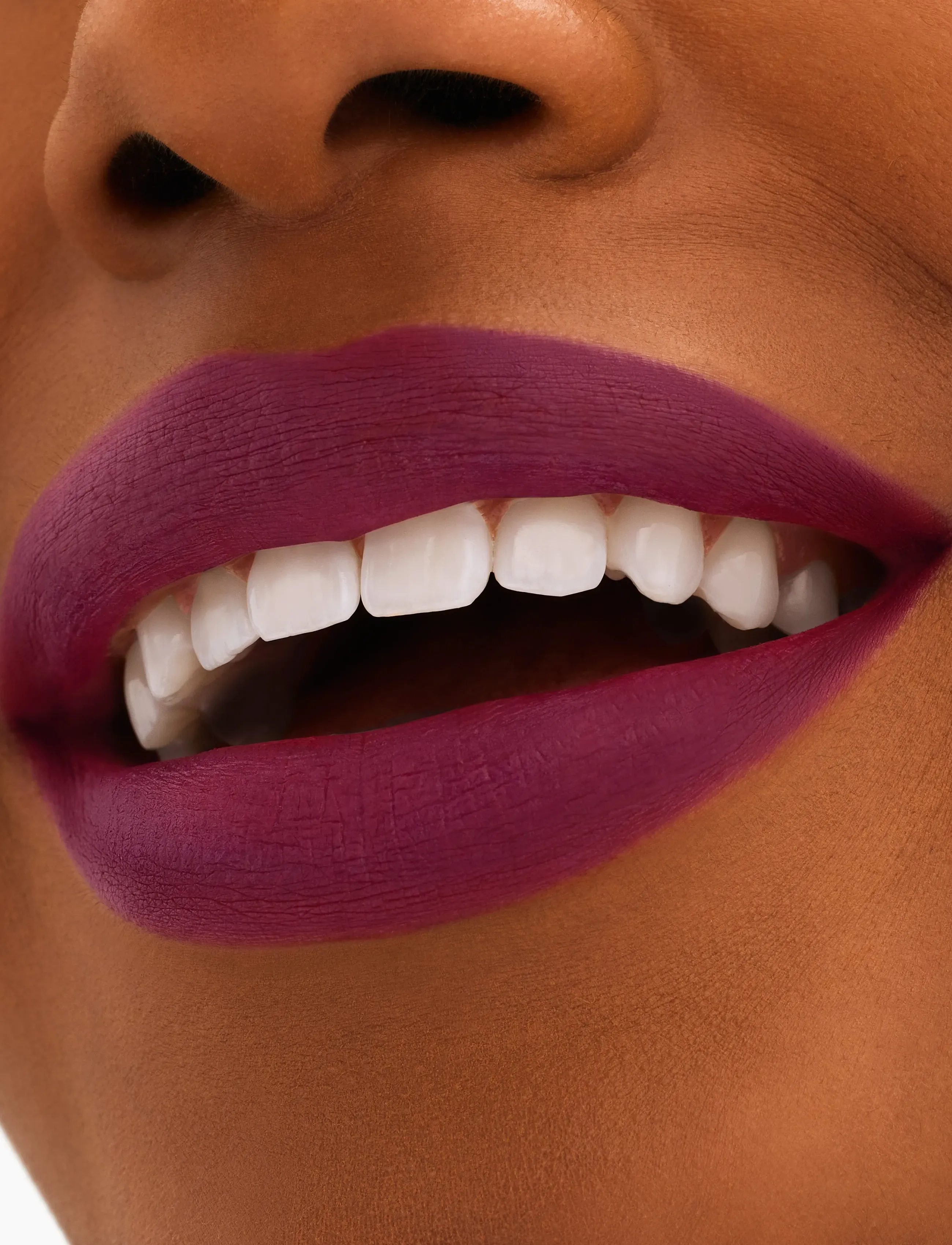 MAC - Locked Kiss 24HR Lipstick - smink - rein - 4
