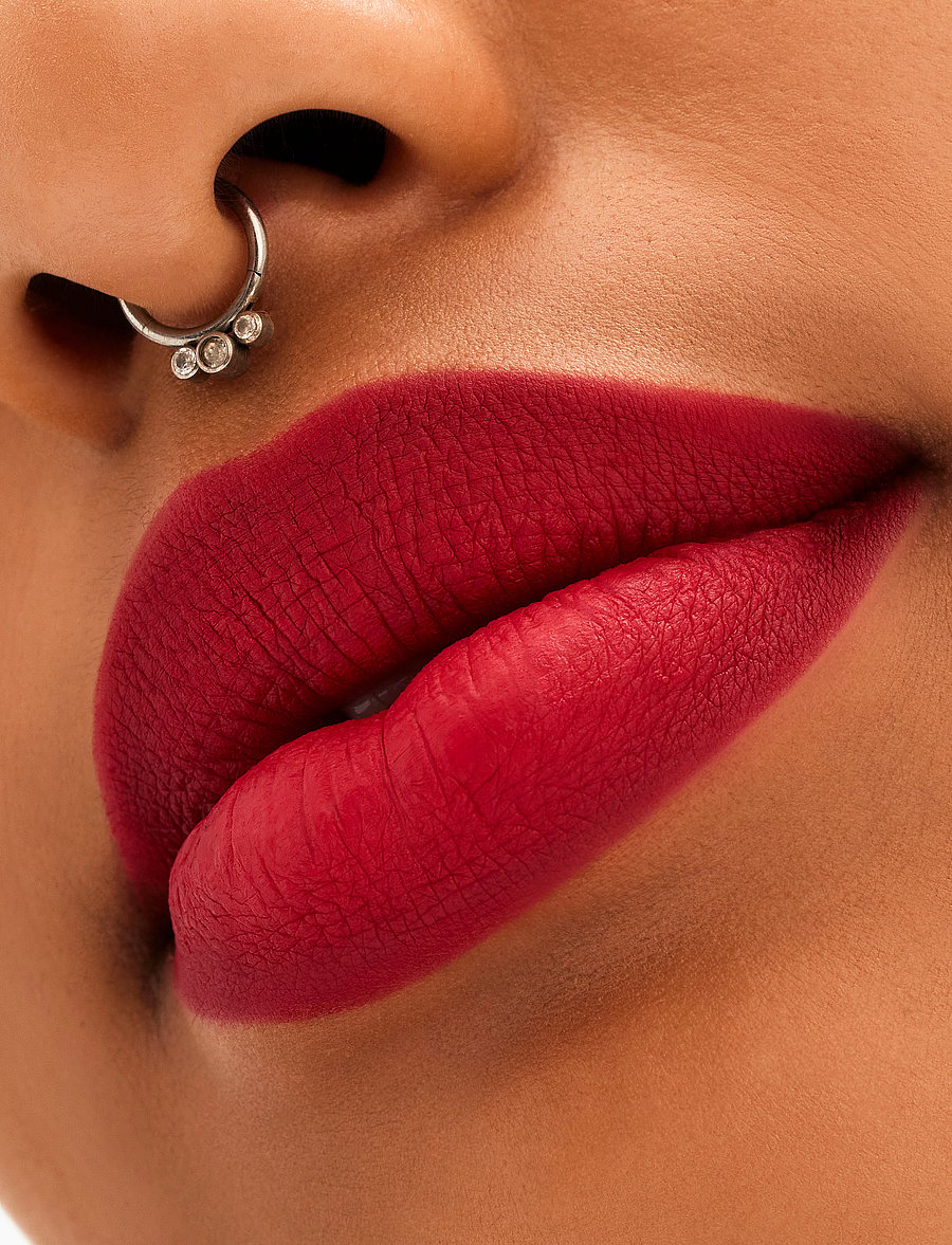 MAC - Locked Kiss Lipstick - förðunarvörur - ruby true - 2