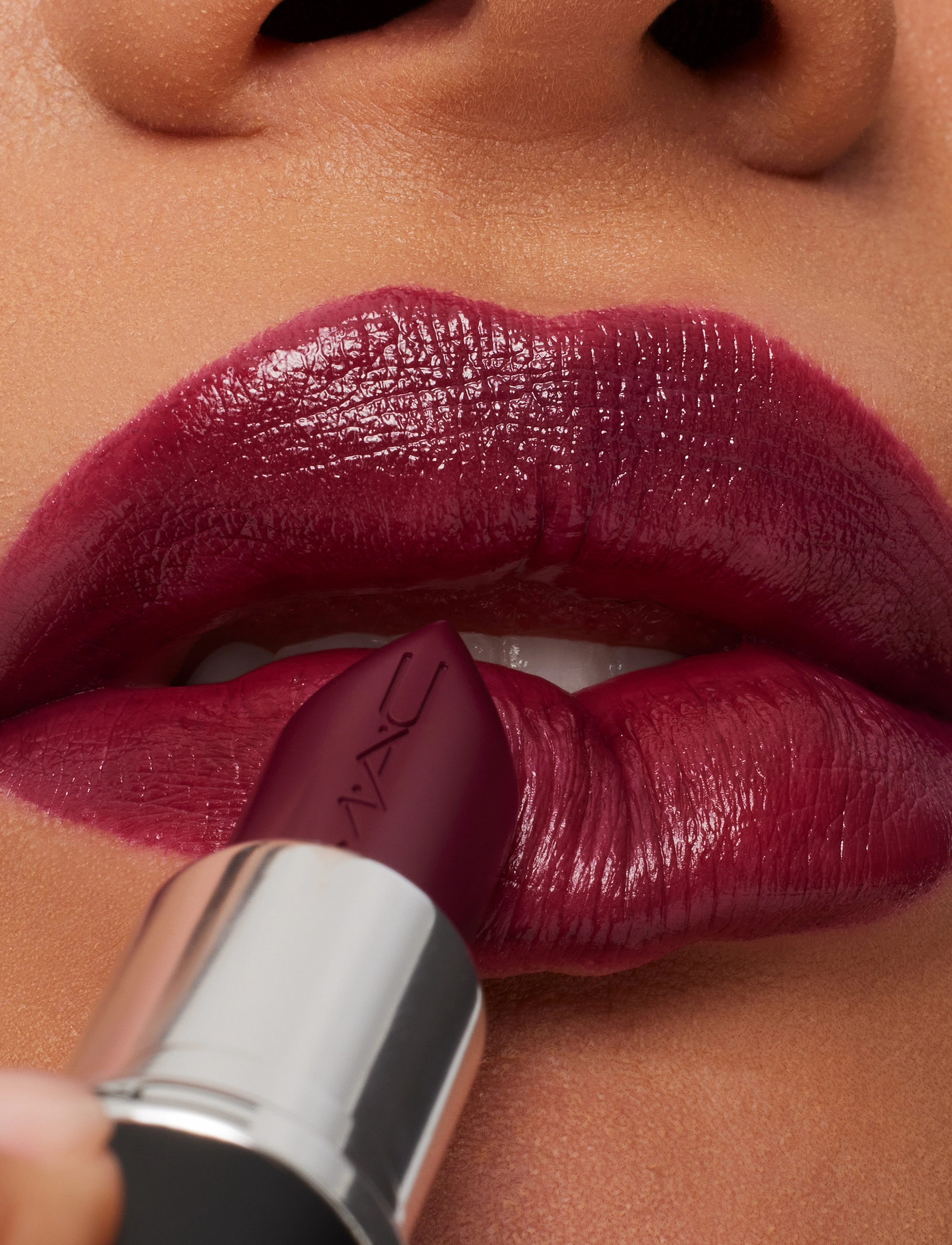 MAC - Mini Macximal Sleek Satin Lipstick - bliv klar til date night - rebel - 4