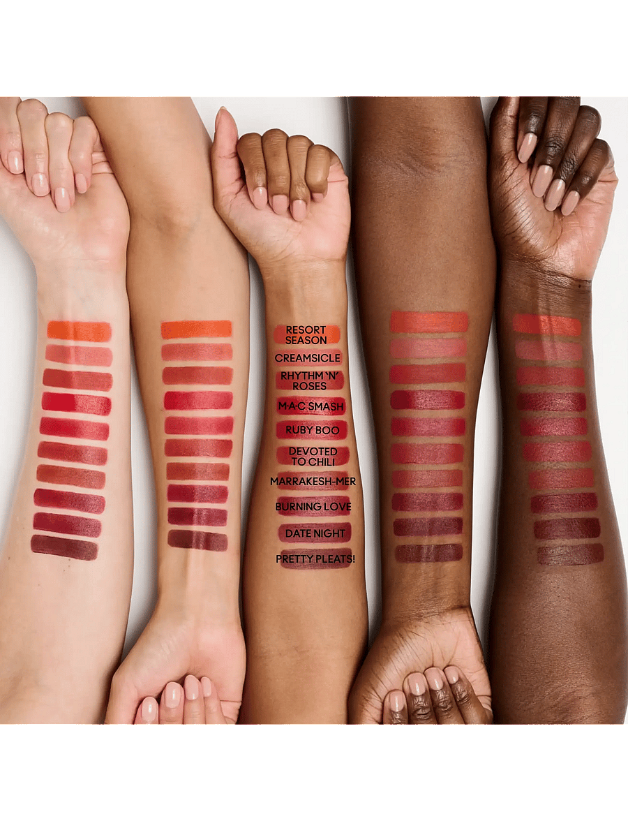 MAC - Powder Kiss Lip + Cheek Mousse - smink - ruby boo - 5
