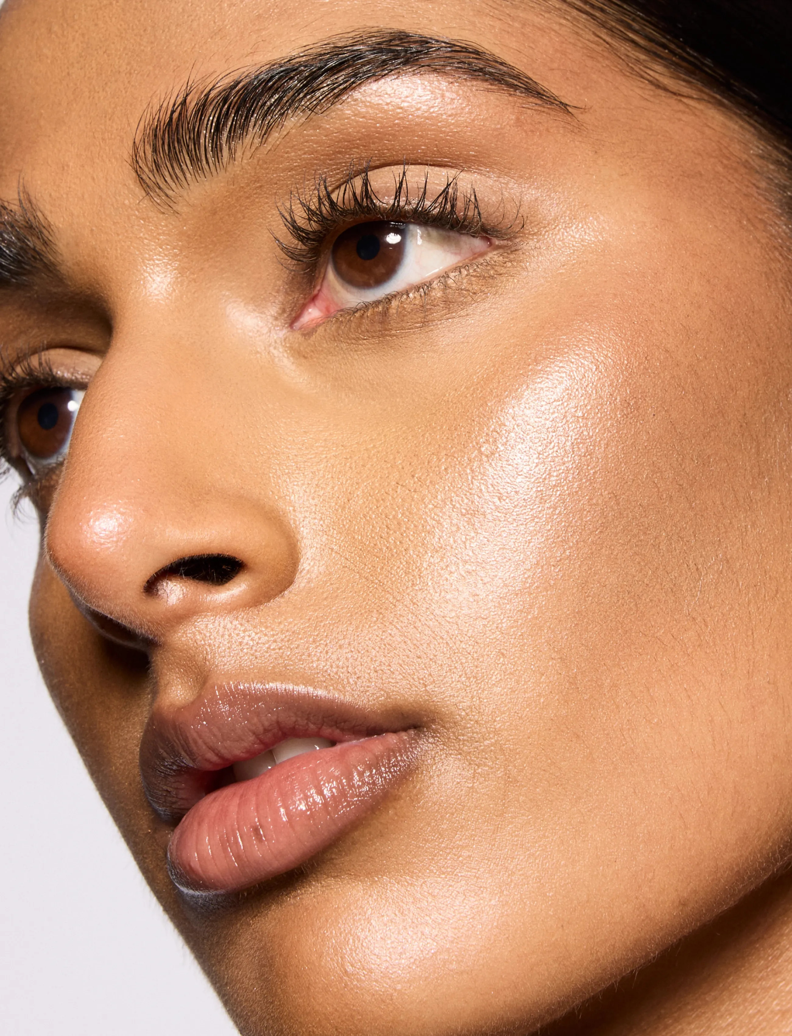 MAC - Glow Play Bouncy Highlighter - makeup - glowzone - 4