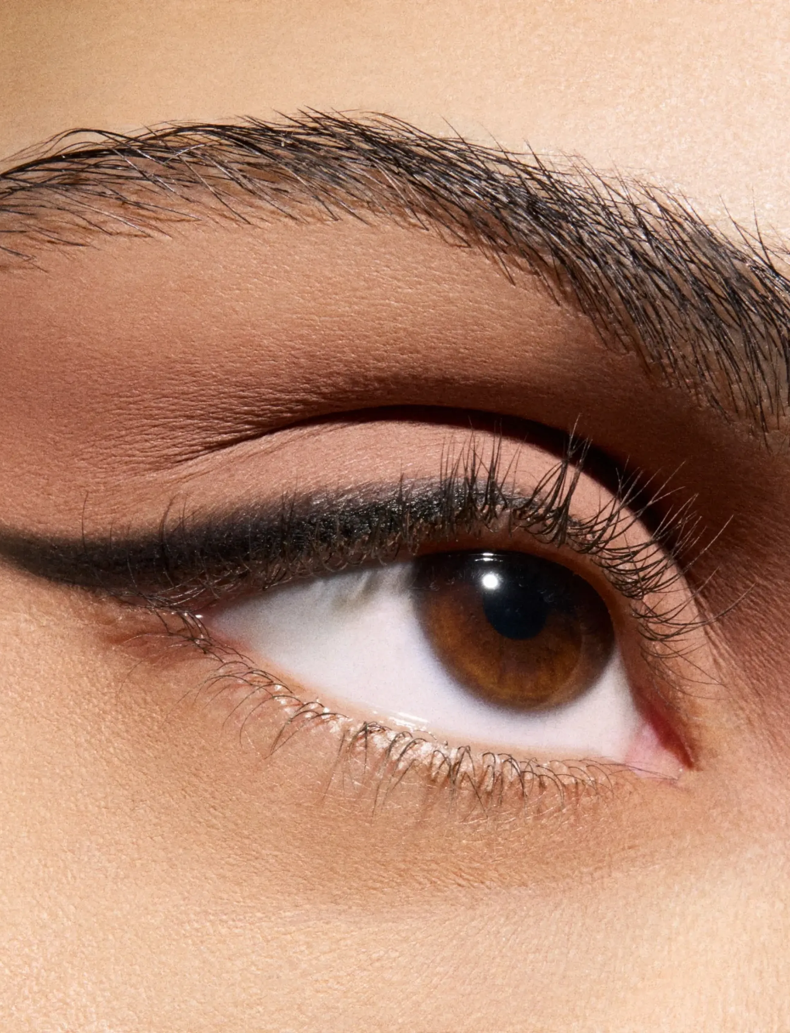 MAC - Multisculpt Matte Liquid Eyeshadow - konfirmation - buffed up - 4