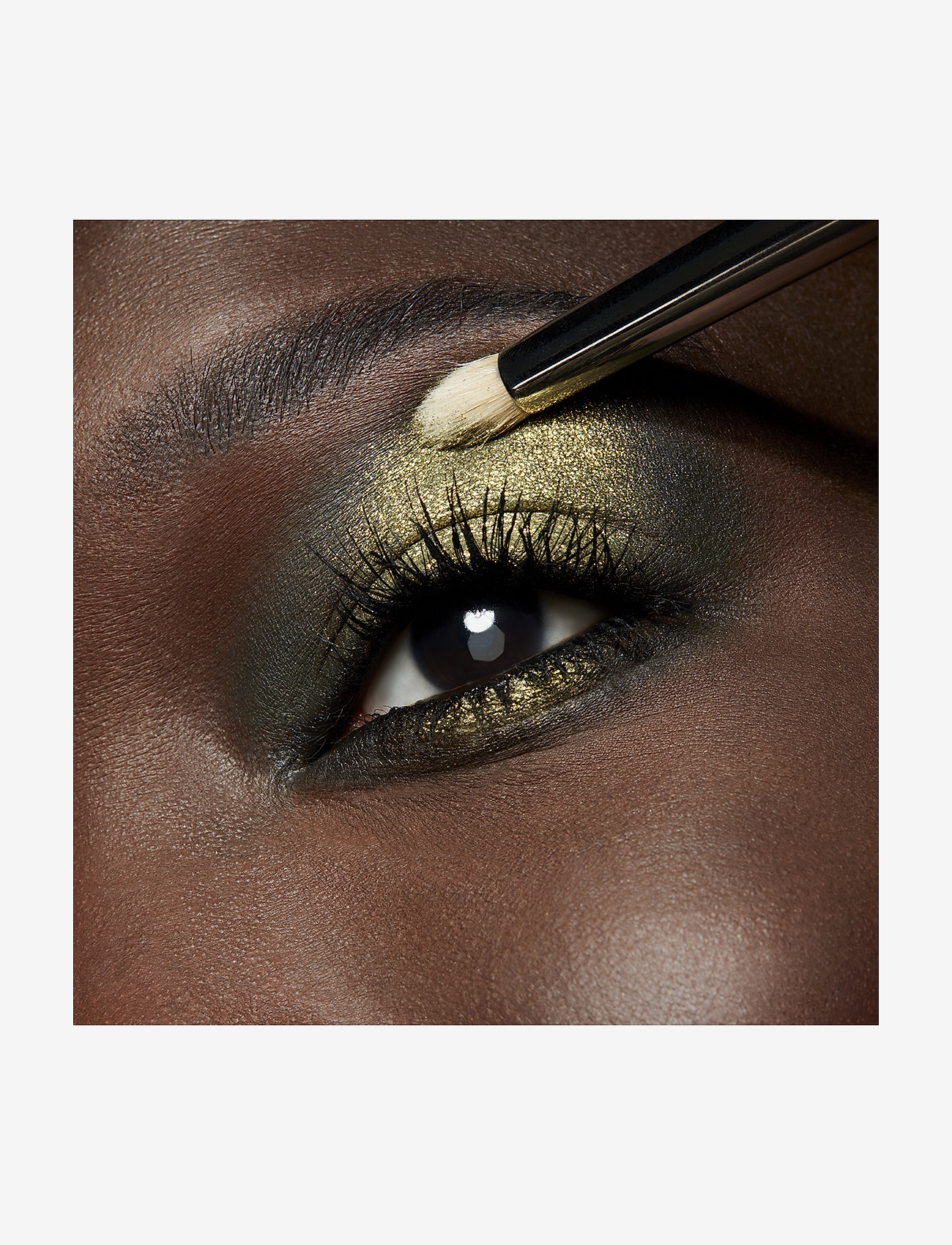 MAC - Dazzleshadow Extreme  Single Eye Shadow - makeup - joie de glitz - 4