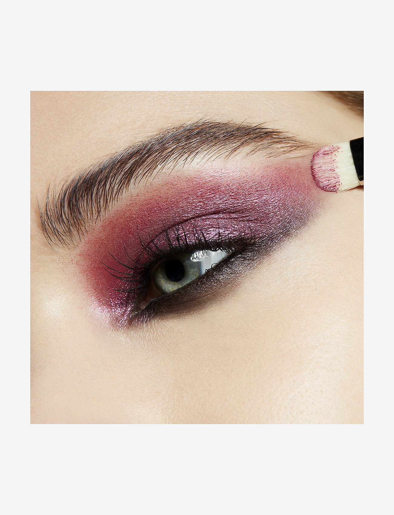 MAC - Dazzleshadow Extreme  Single Eye Shadow - meikit - celebutante - 2