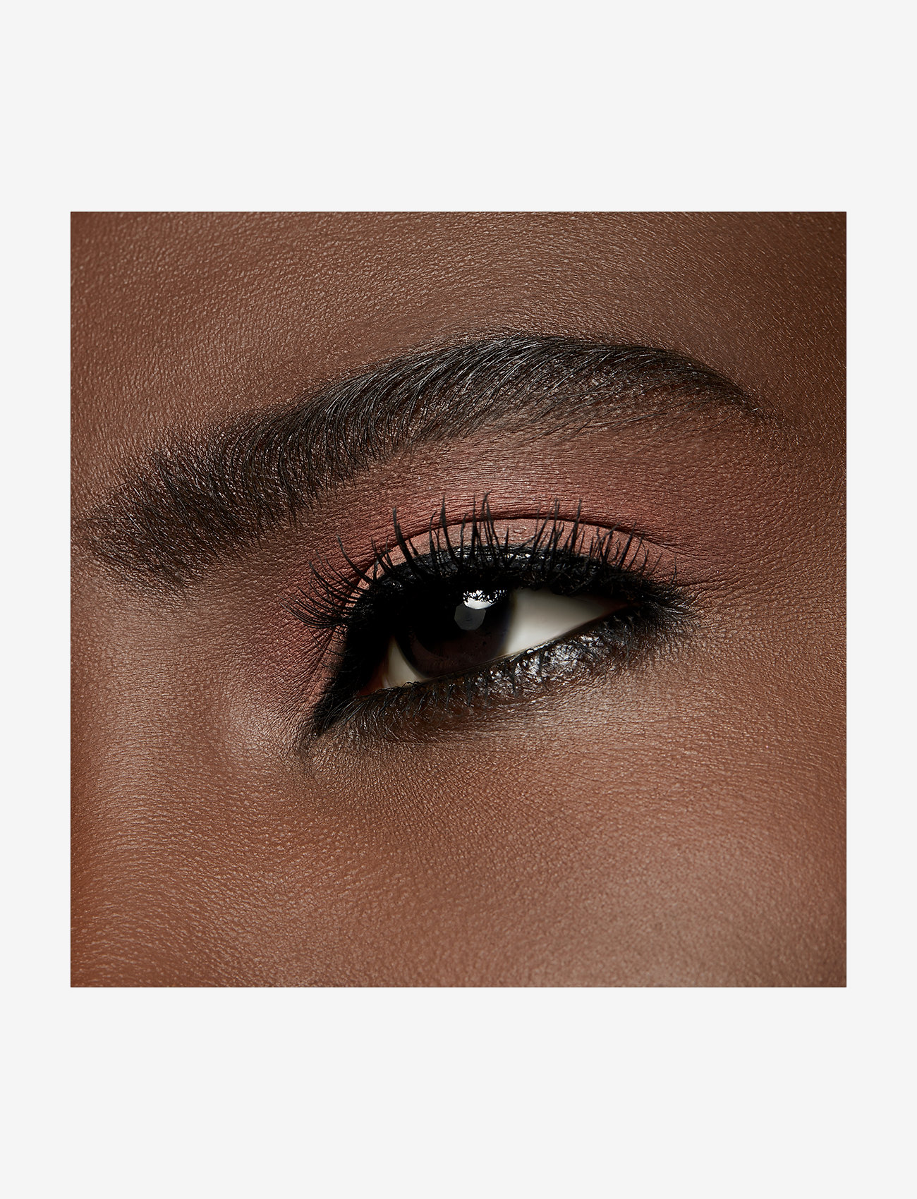 MAC - Powder Kiss  Single Eye Shadow - Øjne & bryn - strike a pose - 4