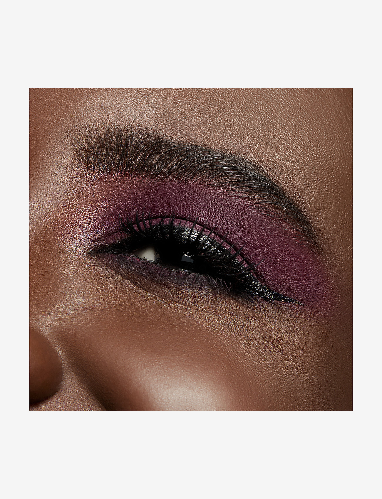 MAC - Powder Kiss  Single Eye Shadow - Øjne & bryn - lens blur - 4