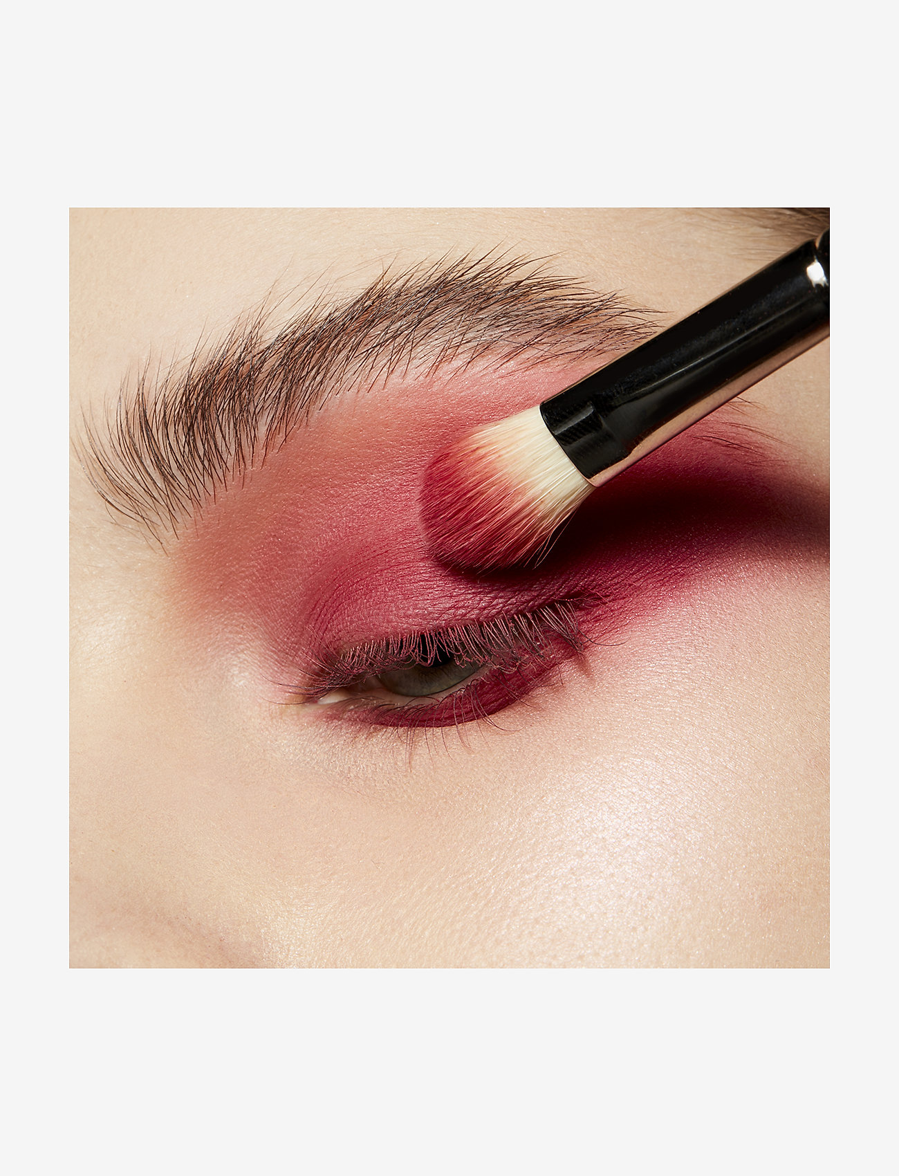 MAC - Powder Kiss  - Fall In Love - Single Eye Shadow - fall in love - 2