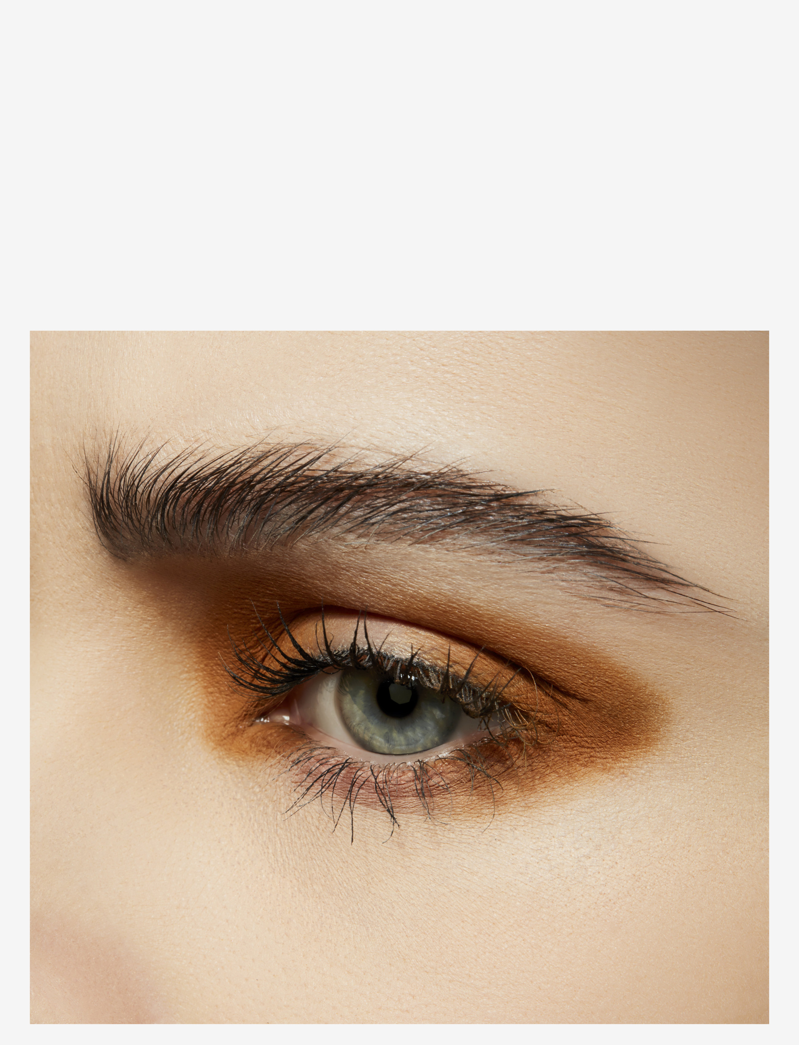 MAC - Powder Kiss  Single Eye Shadow - Øyne og bryn  - these bags are designer - 2