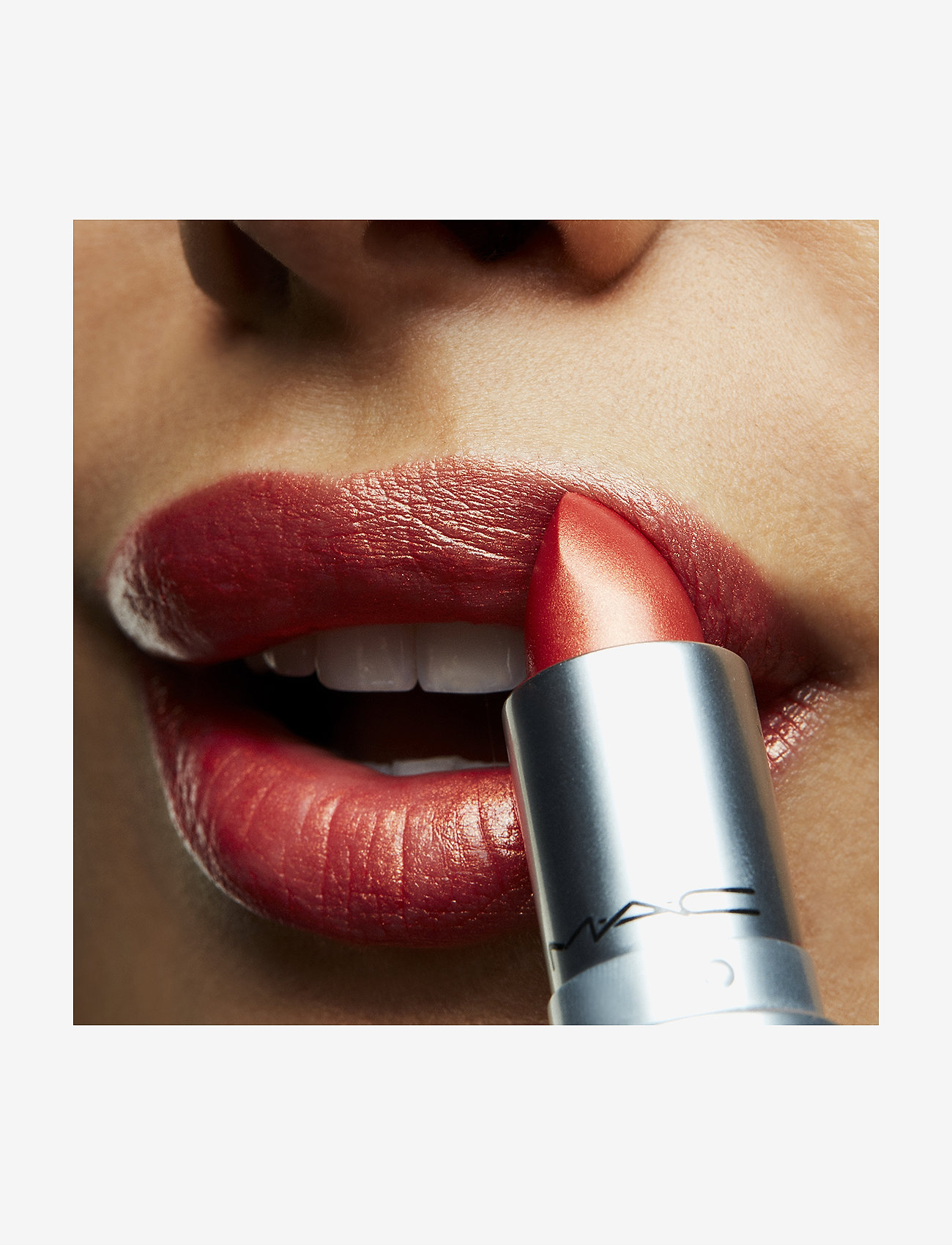 Frost Lipstick 3