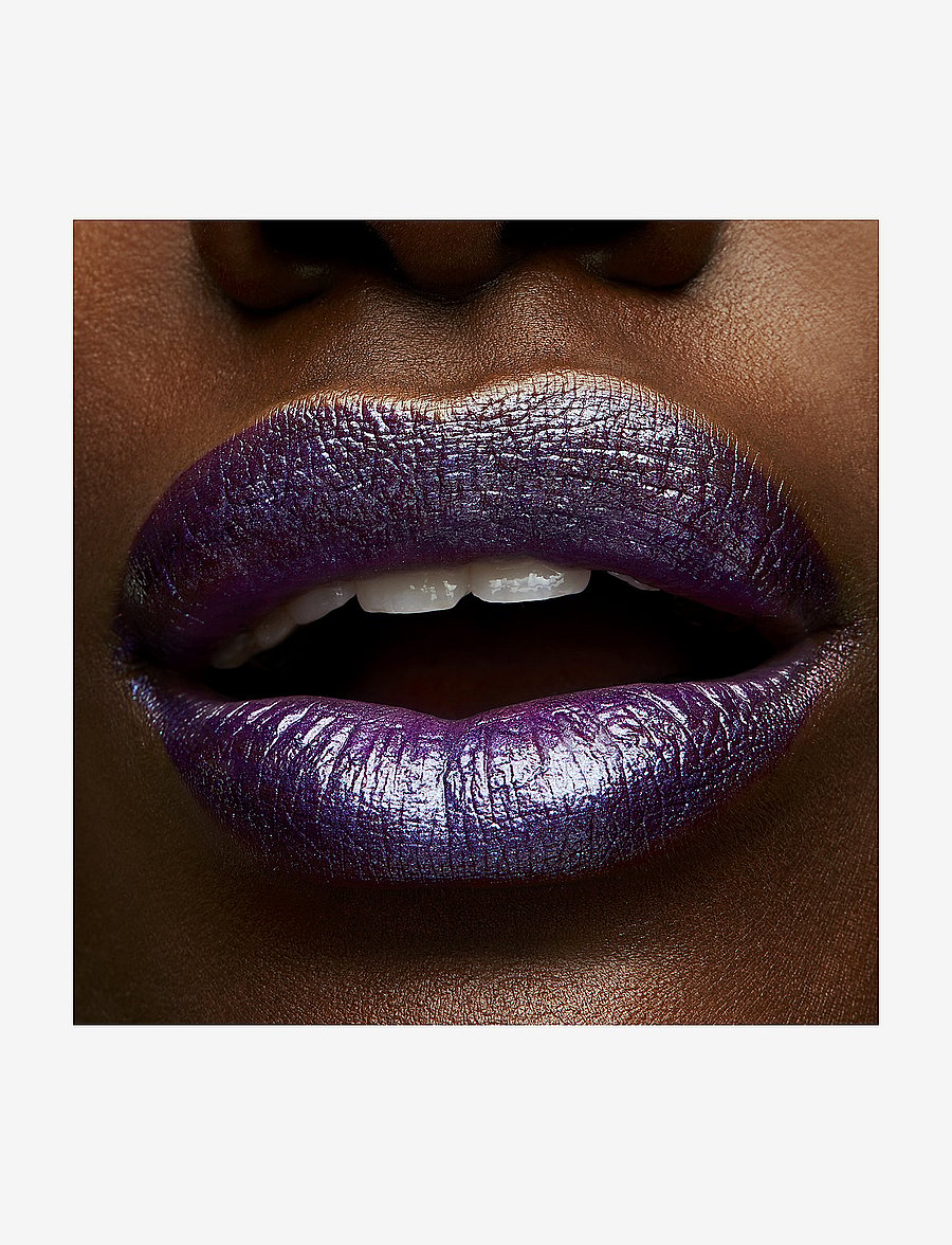 MAC - FROST LIPSTICK - meikit - model behaviour - 3