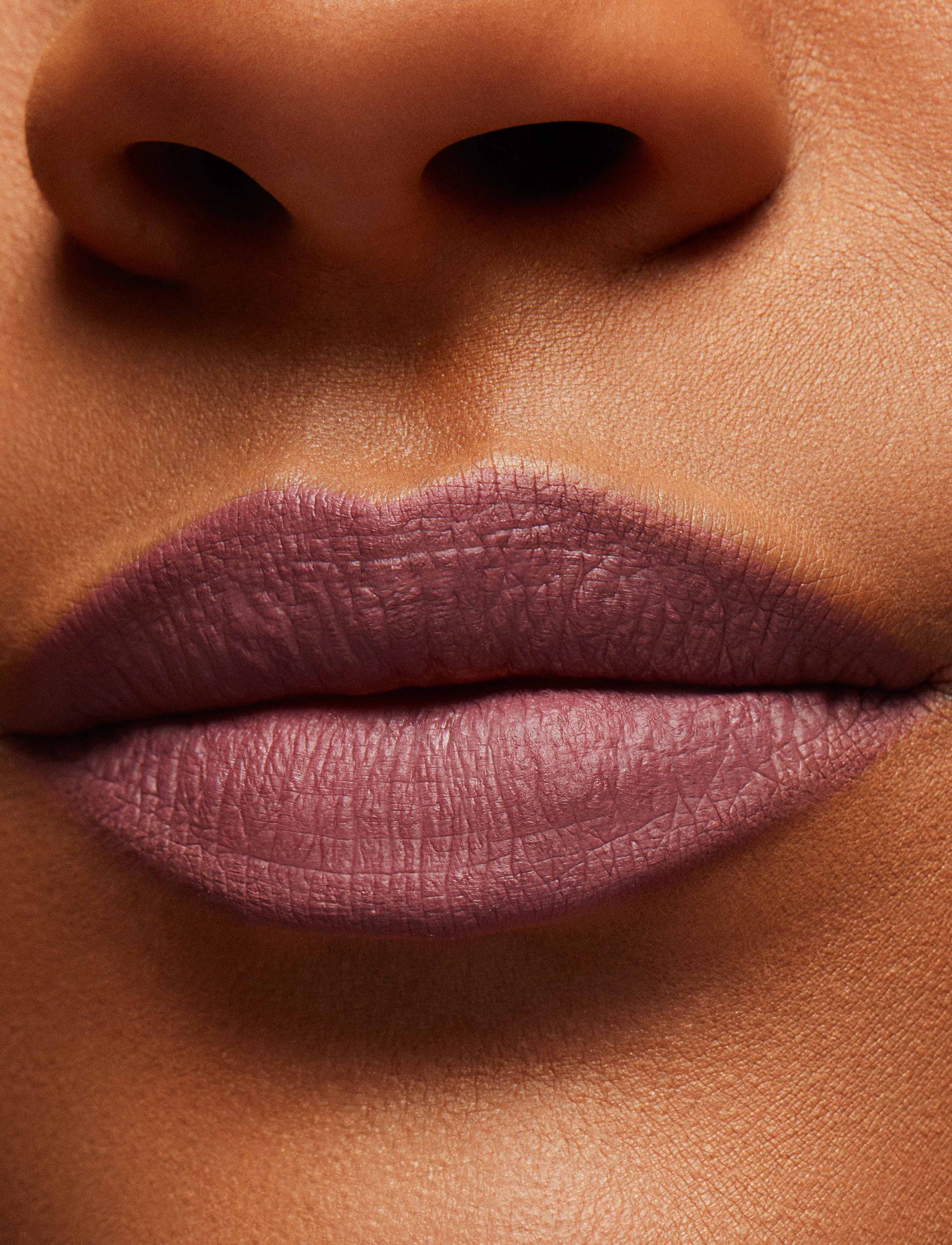 MAC - Locked Kiss Liquid Lipstick - smink - opulence - 3