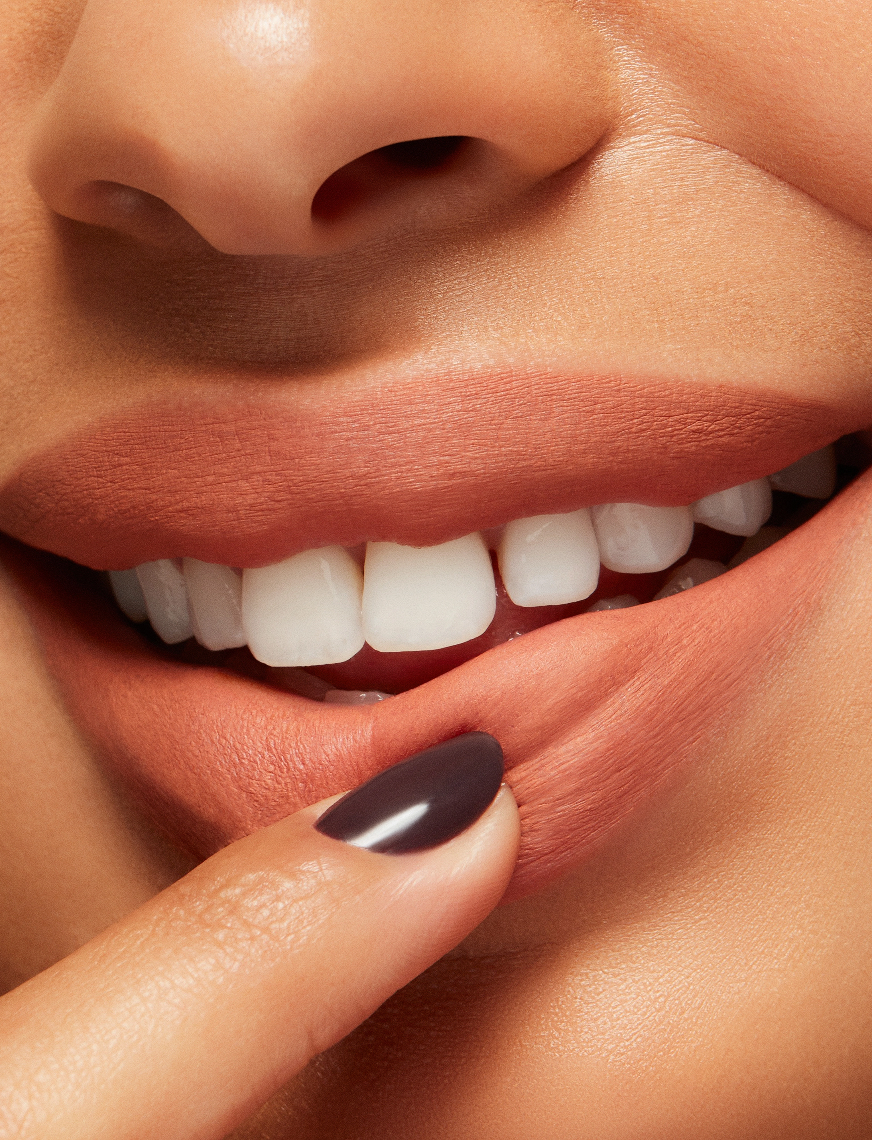 MAC - Locked Kiss Liquid Lipstick - smink - teaser - 2