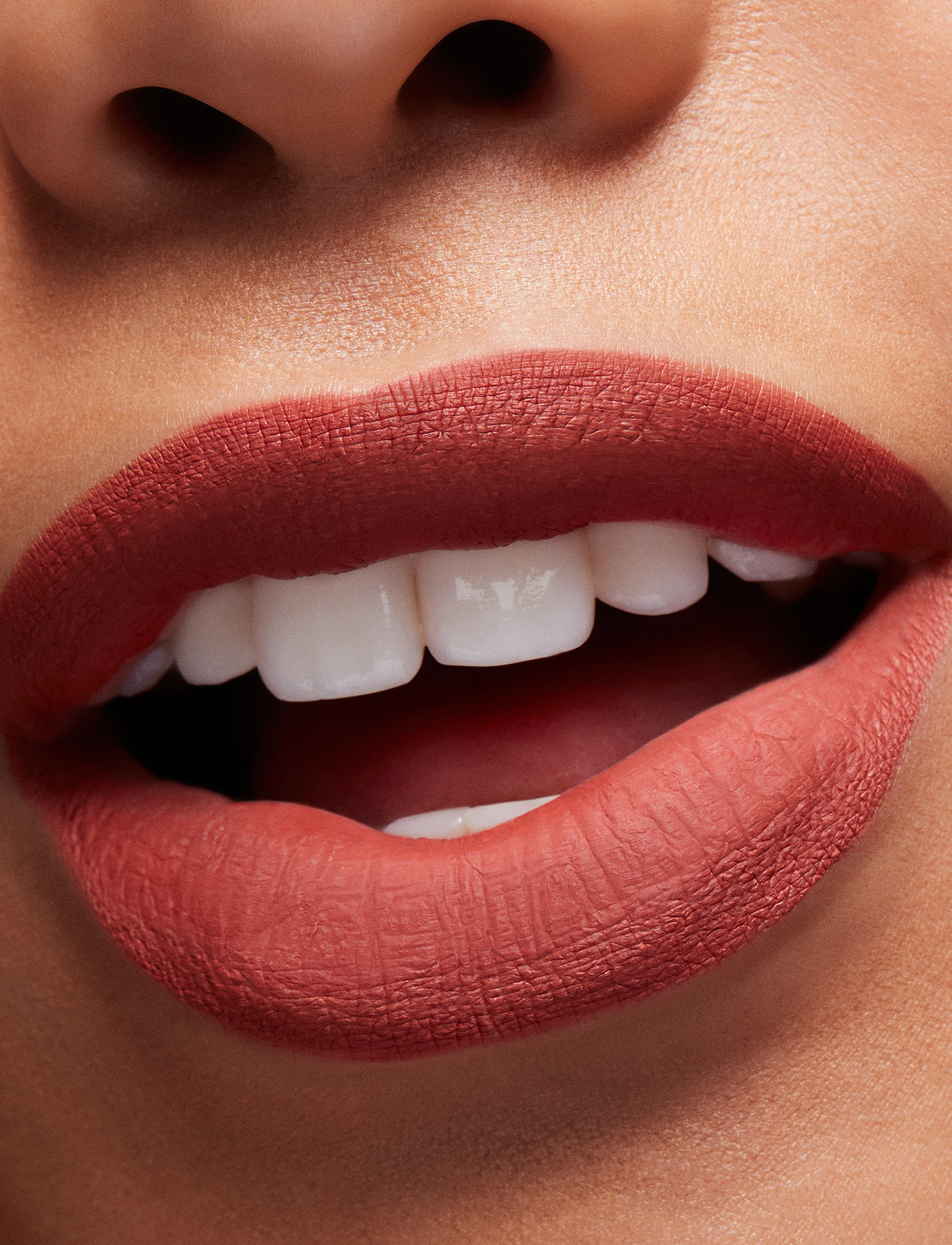 MAC - Locked Kiss Liquid Lipstick - makeup - emphatic - 2