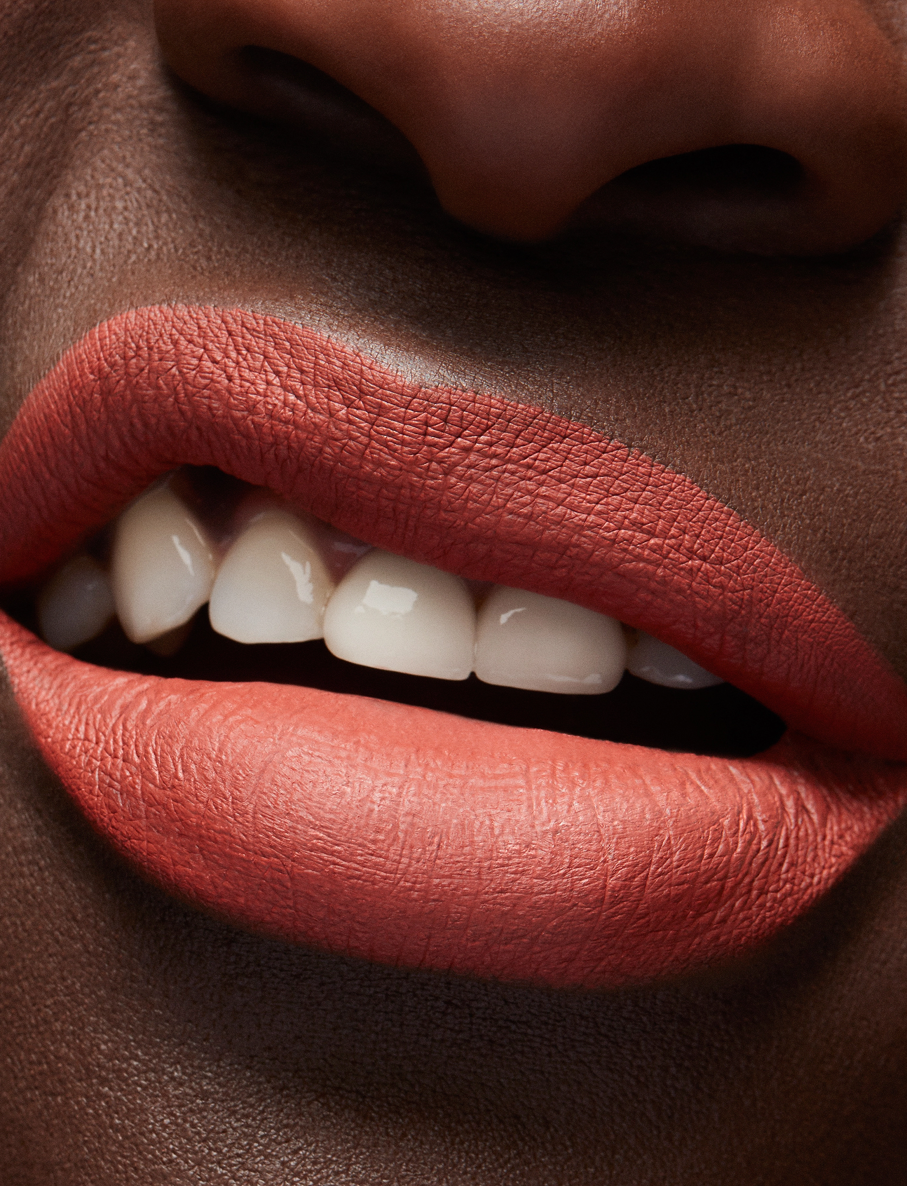 MAC - Locked Kiss Liquid Lipstick - makeup - emphatic - 3