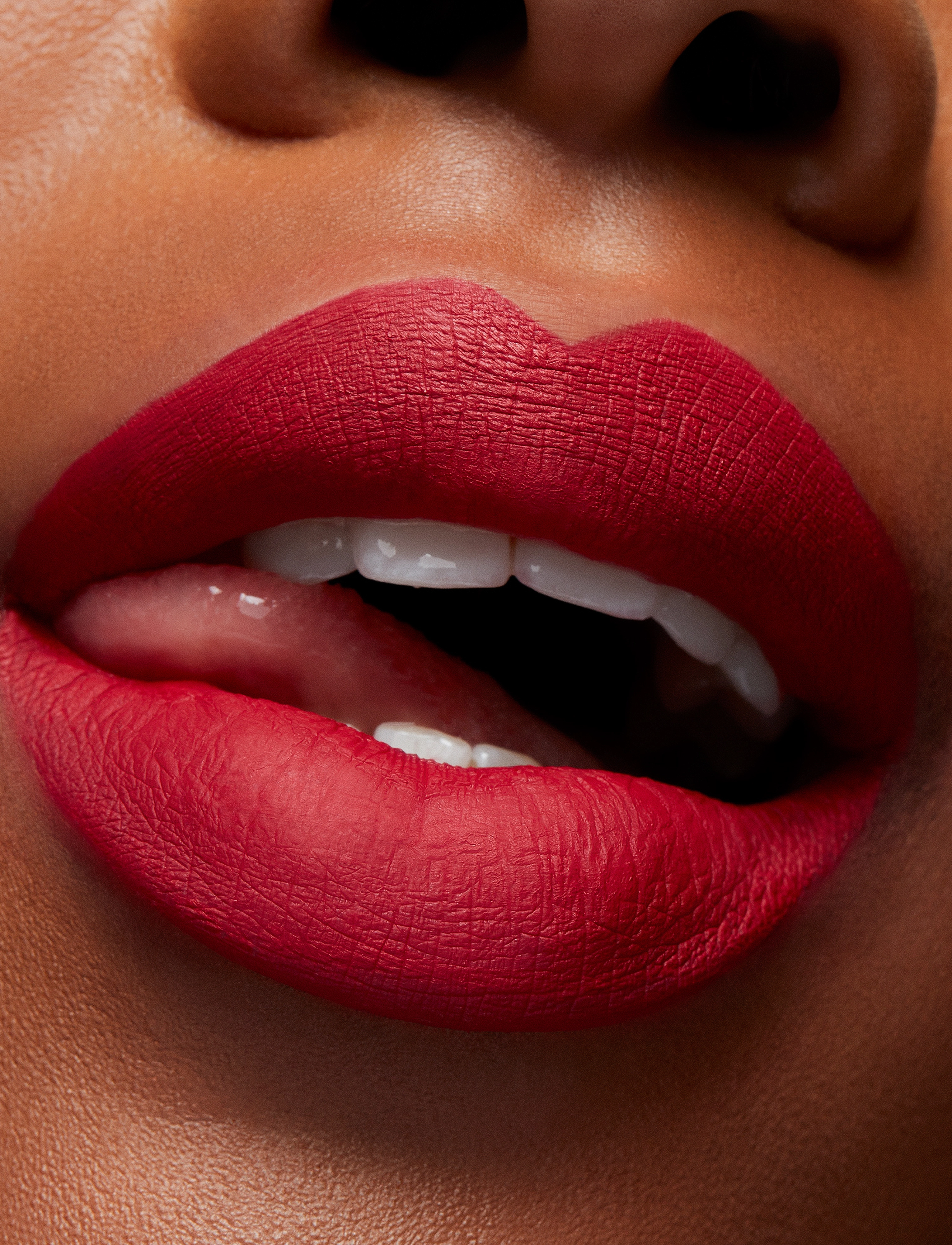 MAC - Locked Kiss Liquid Lipstick - smink - gossip - 3