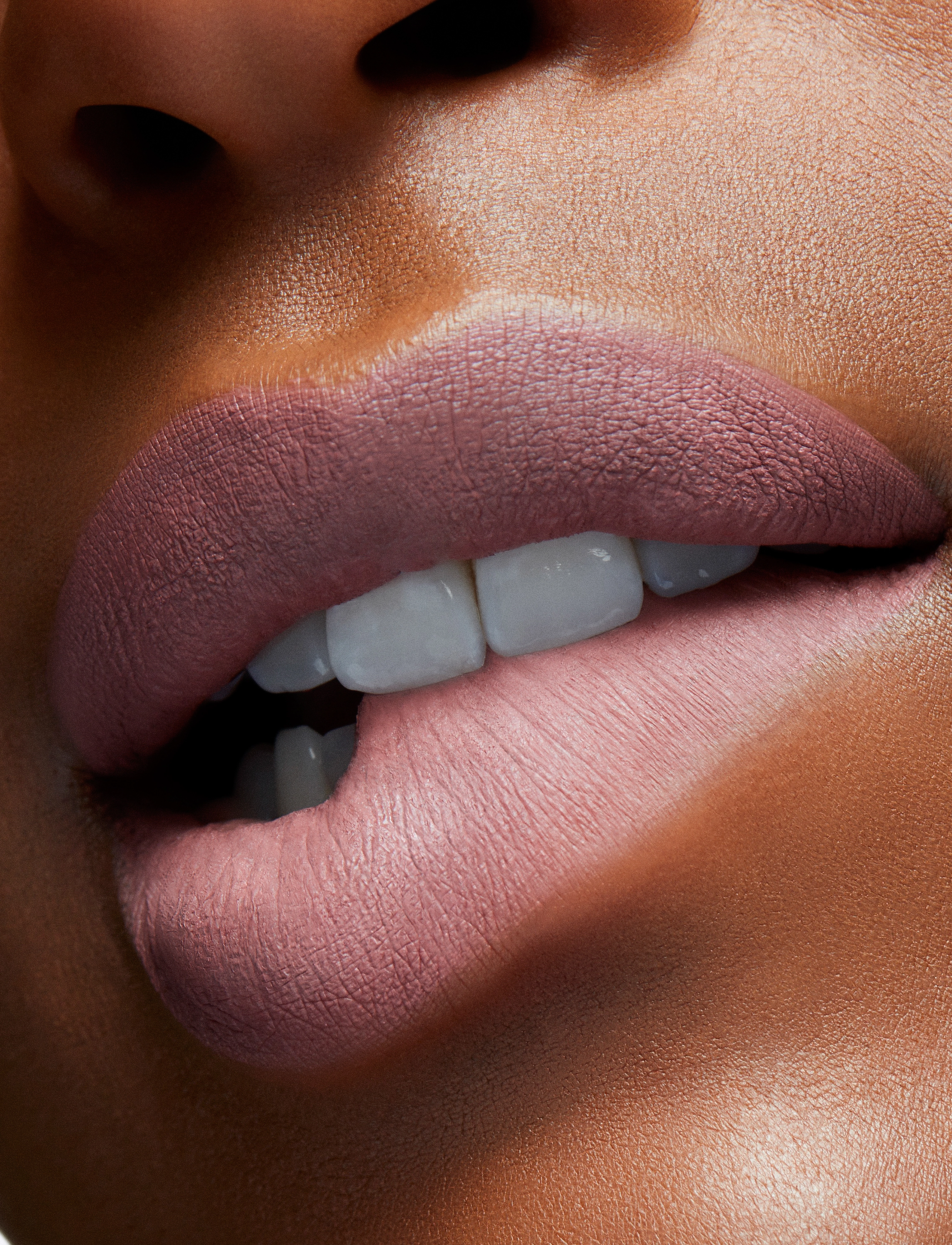 MAC - Locked Kiss Liquid Lipstick - smink - upgraded - 3