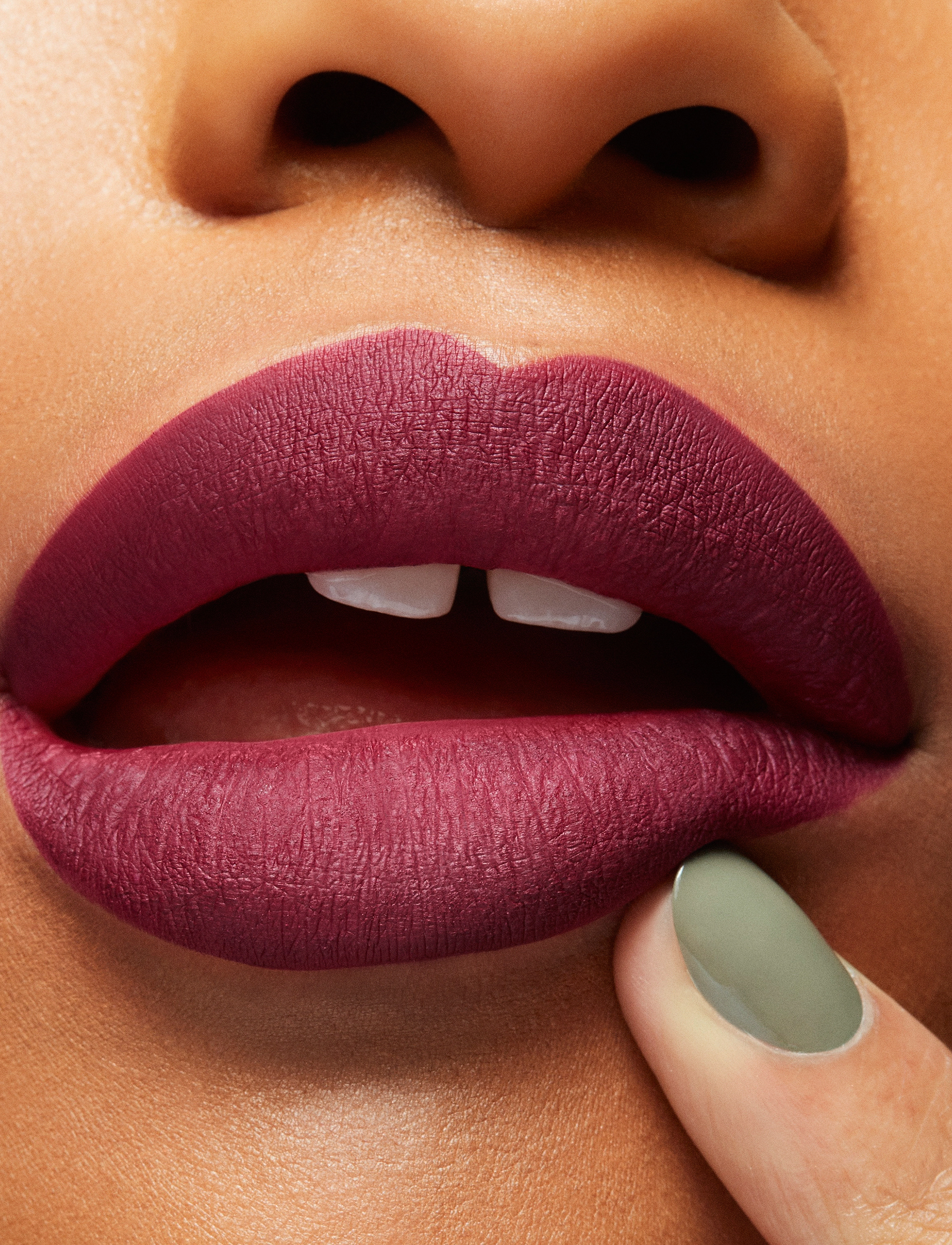 MAC - Locked Kiss Liquid Lipstick - smink - fruitful - 2