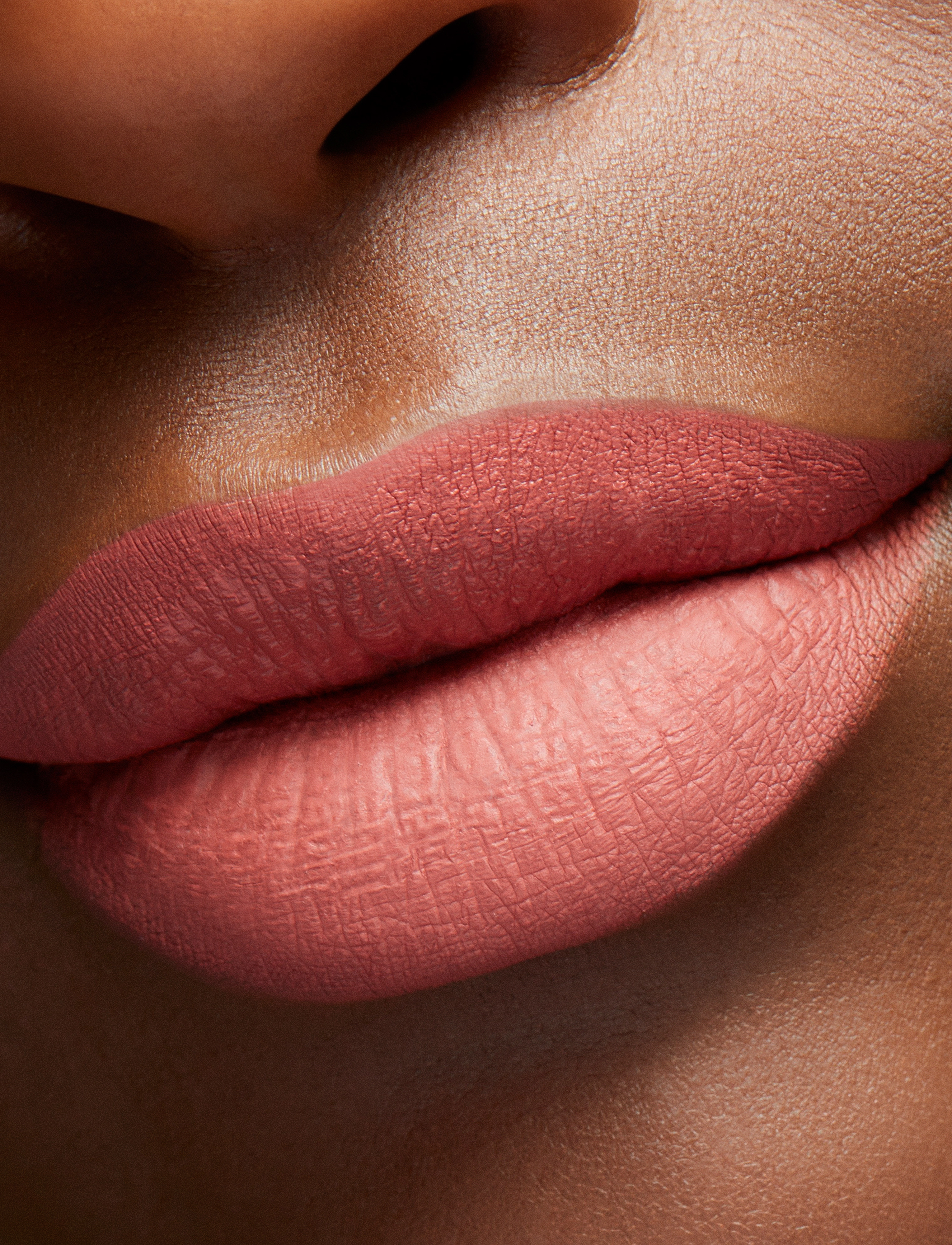 MAC - Locked Kiss Liquid Lipstick - meikit - mull it over & over - 3