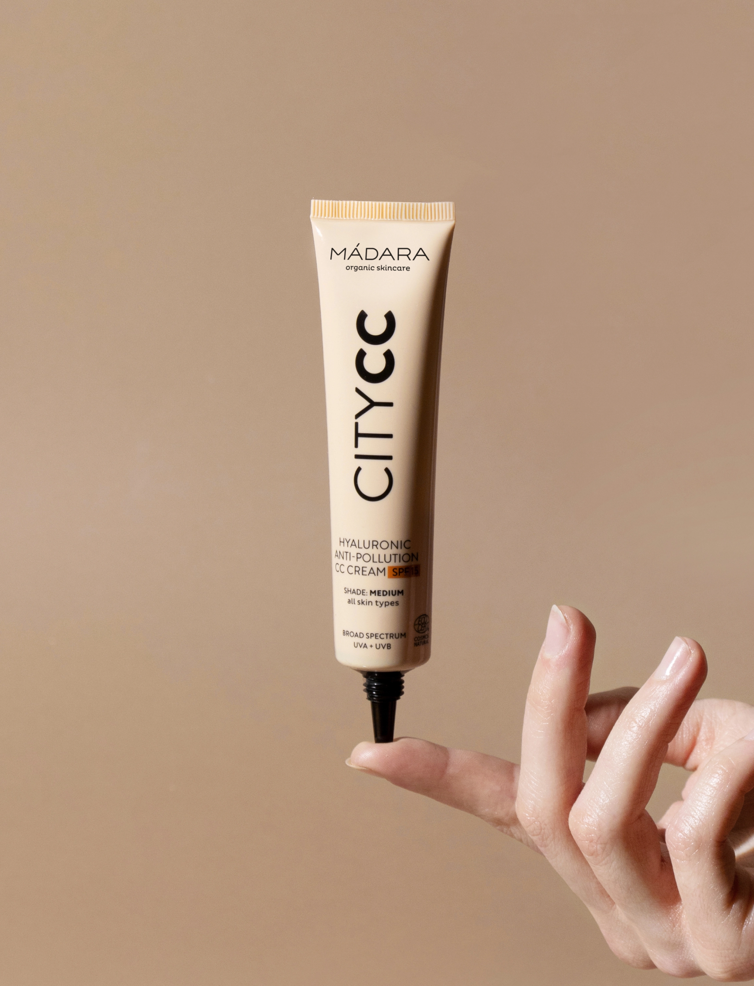 MÁDARA - CITY CC Hyaluronic Anti-pollution CC Cream SPF 15 - redo för date night - light - 4