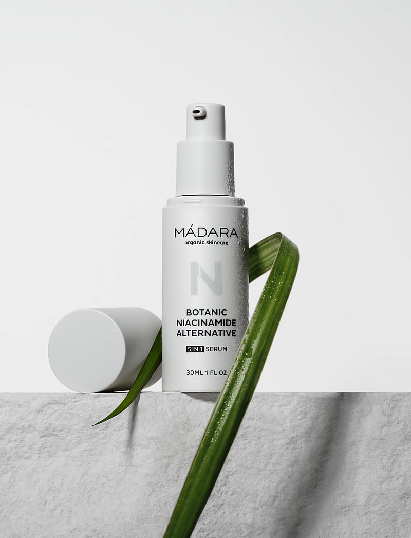 MÁDARA - BOTANIC NIACINAMIDE Alternative 5 in 1 serum - seerumid - clear - 4