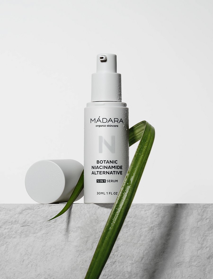 MÁDARA - BOTANIC NIACINAMIDE Alternative 5 in 1 serum - seerumid - clear - 4