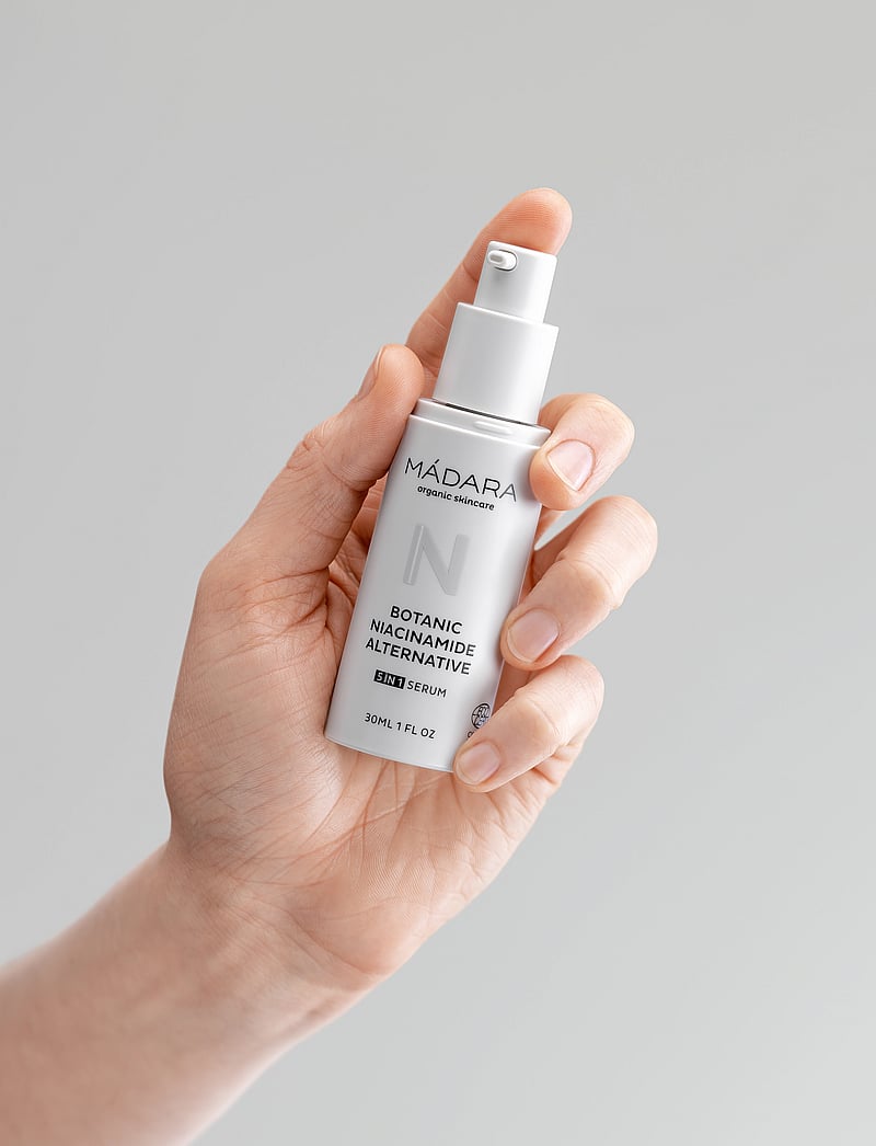 MÁDARA - BOTANIC NIACINAMIDE Alternative 5 in 1 serum - seerumid - clear - 5