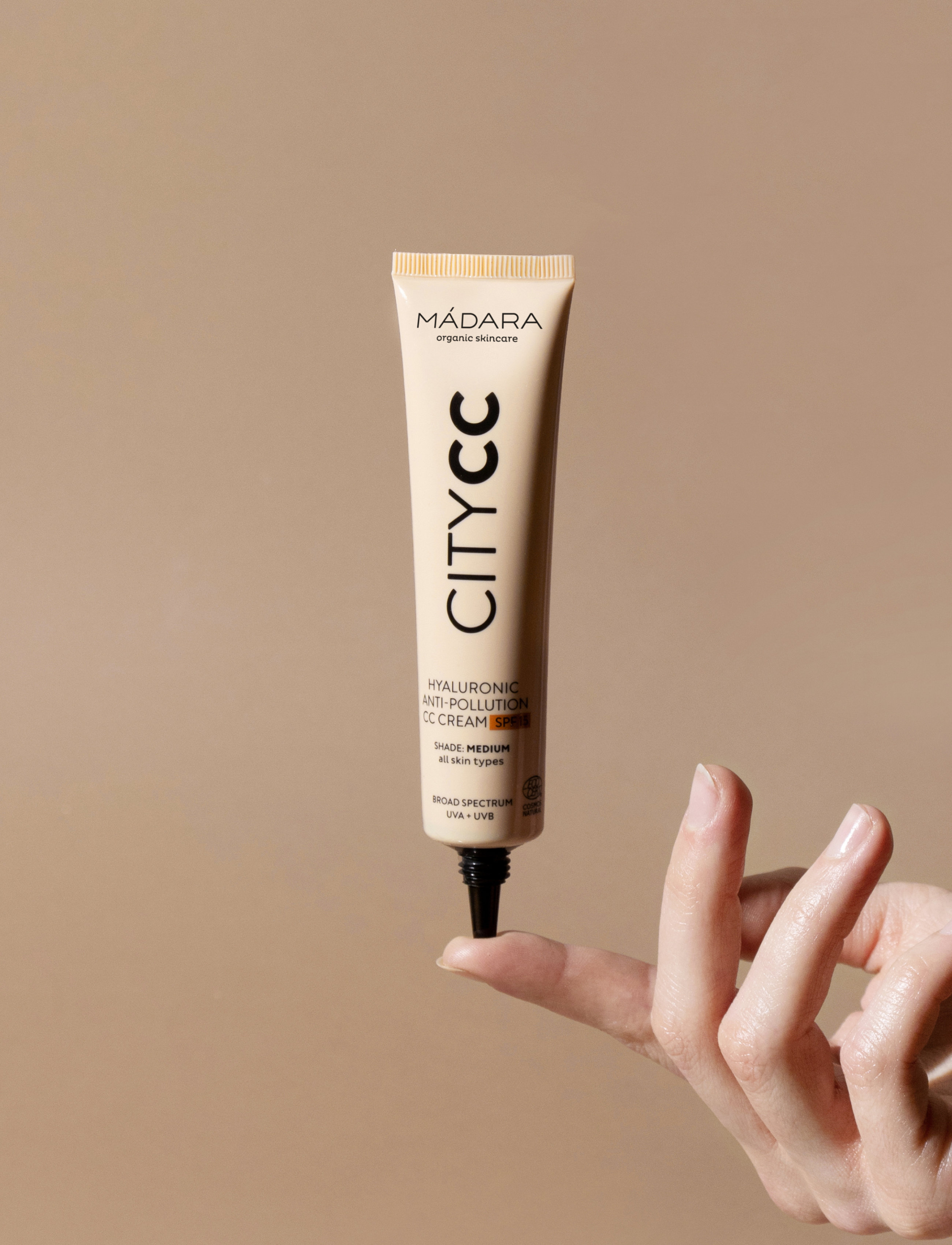 MÁDARA - CITY CC Hyaluronic Anti-pollution CC Cream SPF 15 - makeup - beige - 4