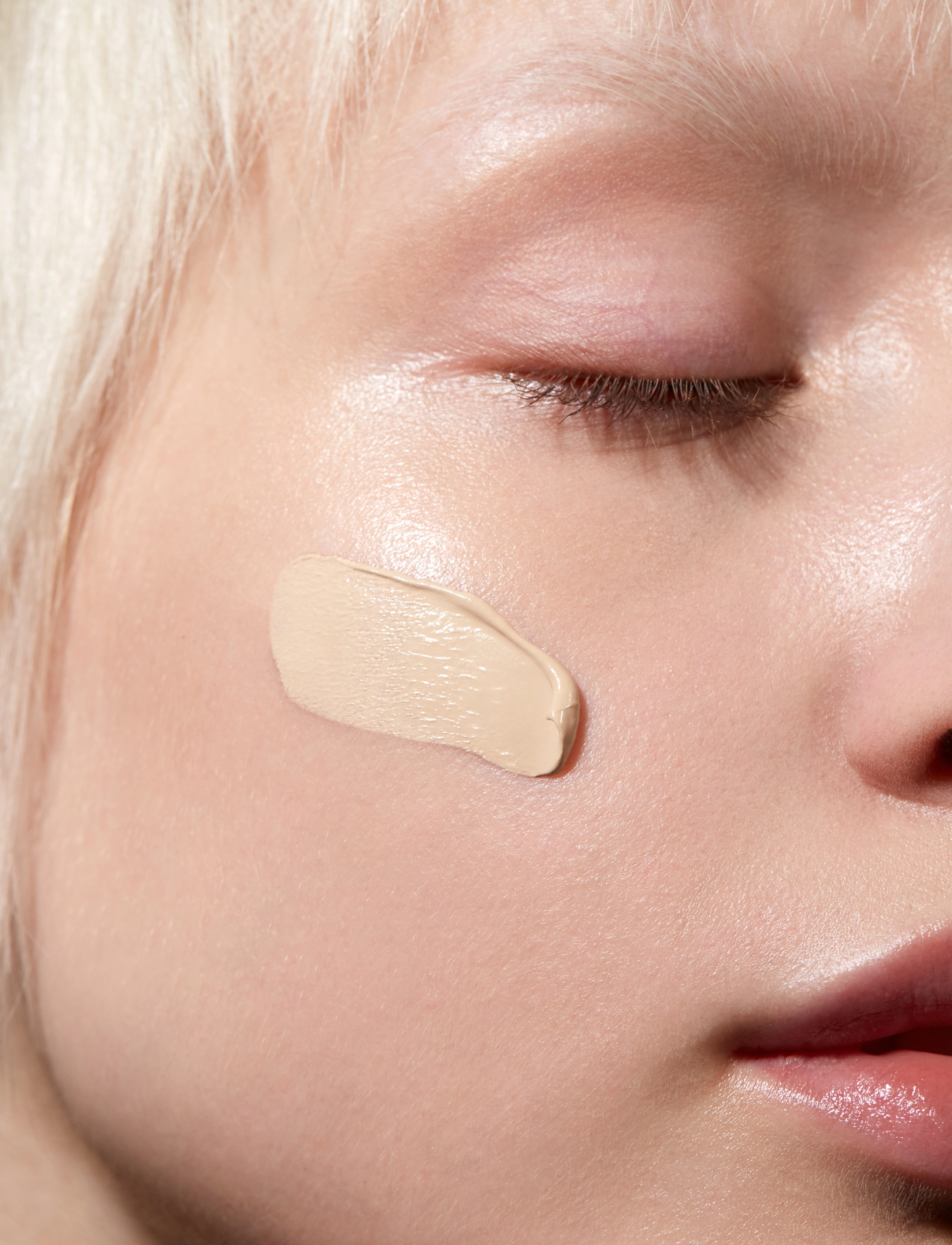 MÁDARA - SKINONYM Semi-Matte Peptide Foundation - smink - #10 porcelain - 3