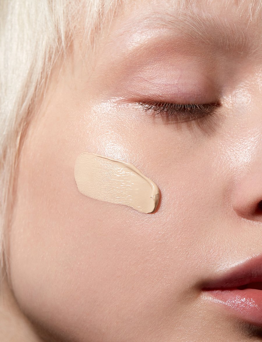 MÁDARA - SKINONYM Semi-Matte Peptide Foundation - makeup - #10 porcelain - 3
