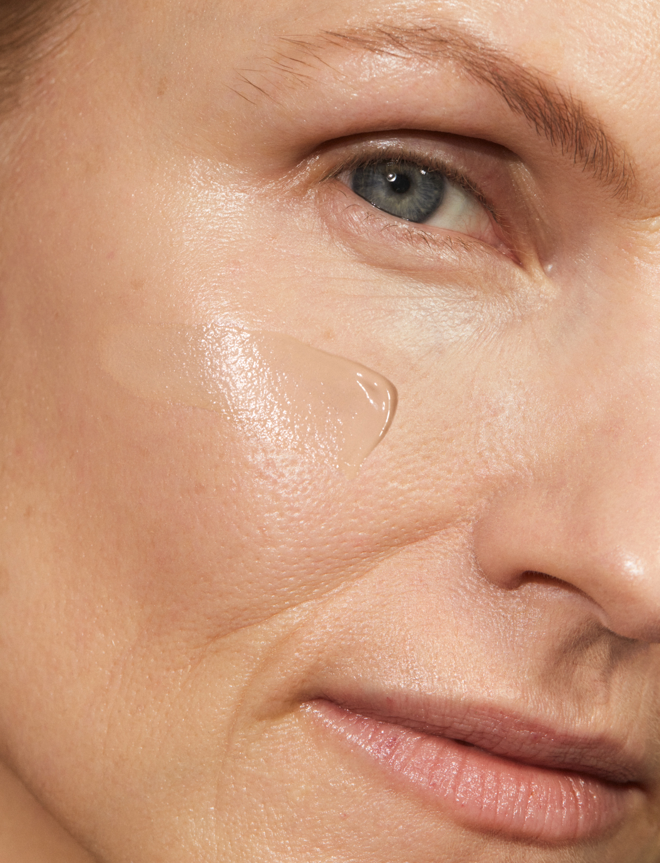 MÁDARA - SKINONYM Semi-Matte Peptide Foundation - smink - #25 linen - 3