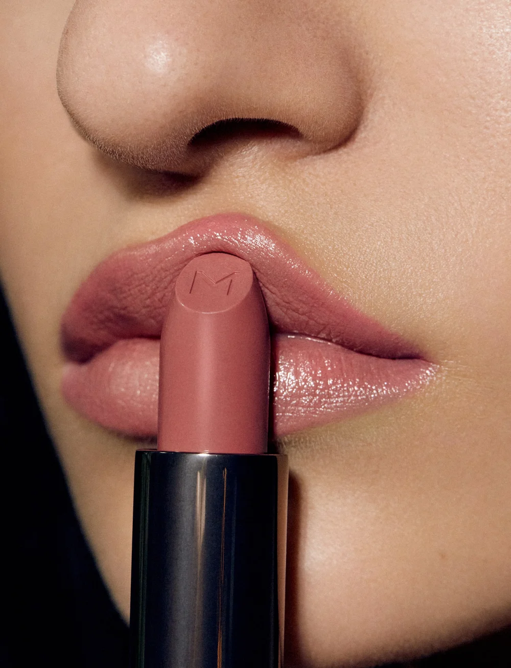 MÁDARA - DAZZLE NIGHTS Satin Shine Lipstick - makeup - #501 flattery - 3