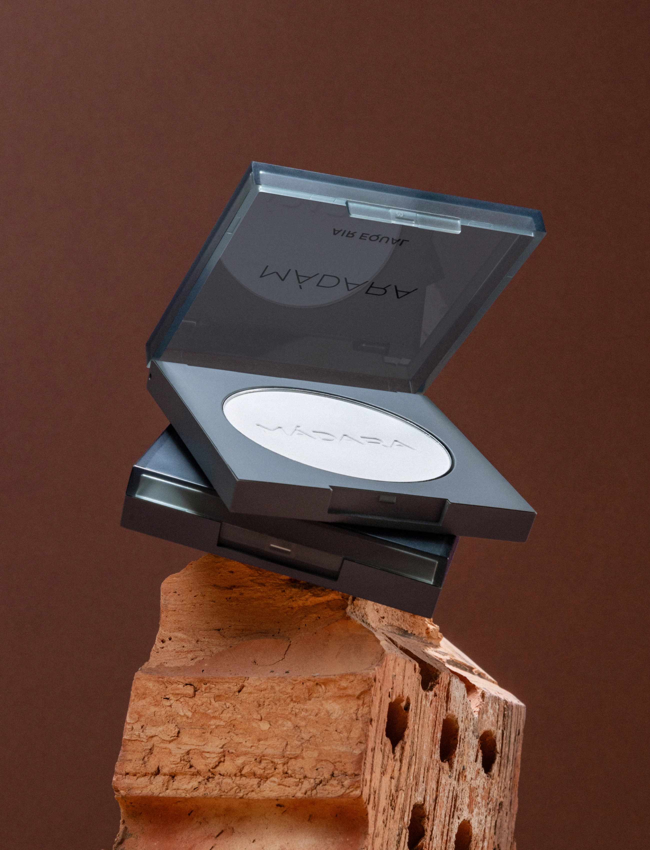 MÁDARA - AIR EQUAL Soft Silk Mineral Powder - #0 translucent - 4