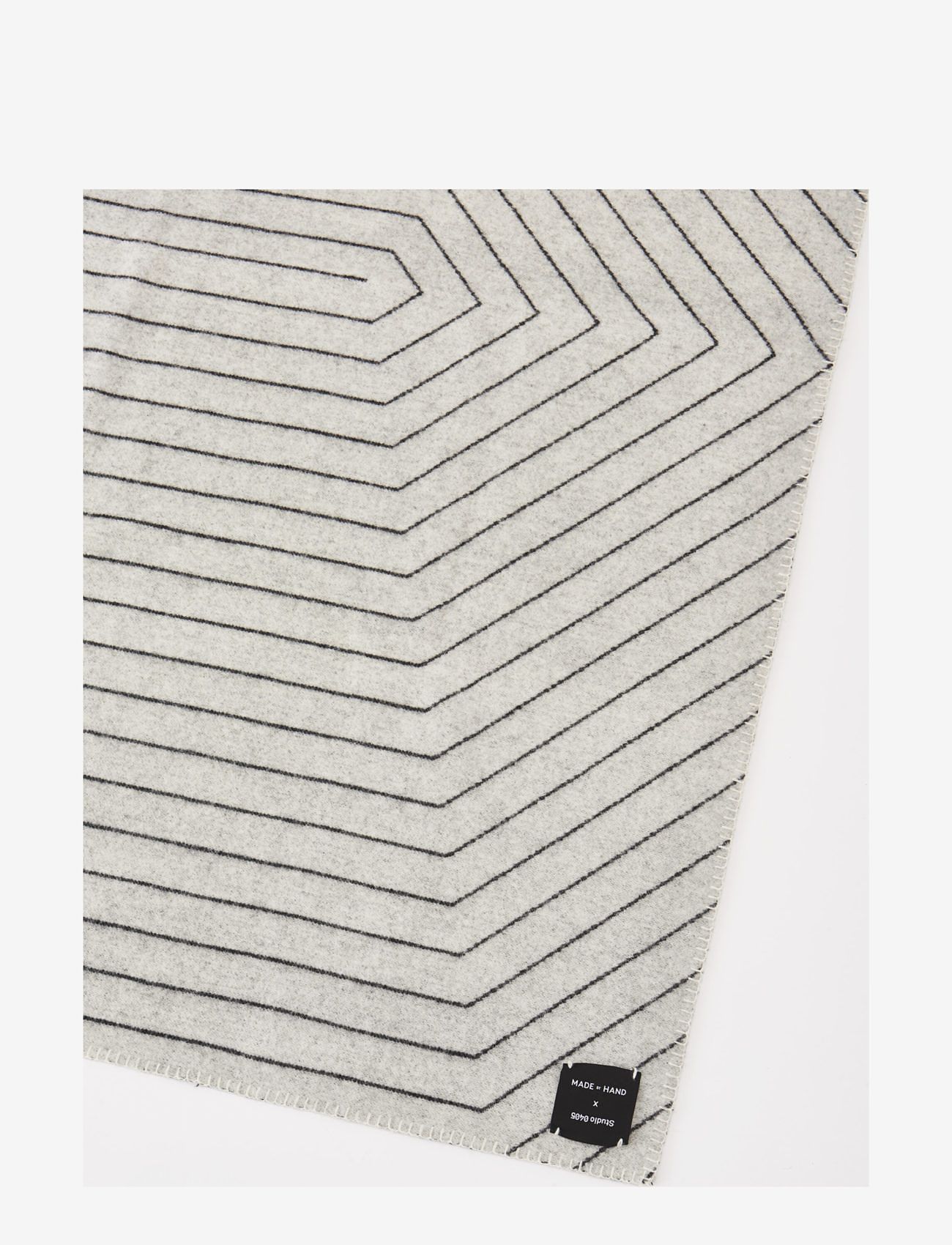 Made by Hand - Pinstripe Throw - black - 2