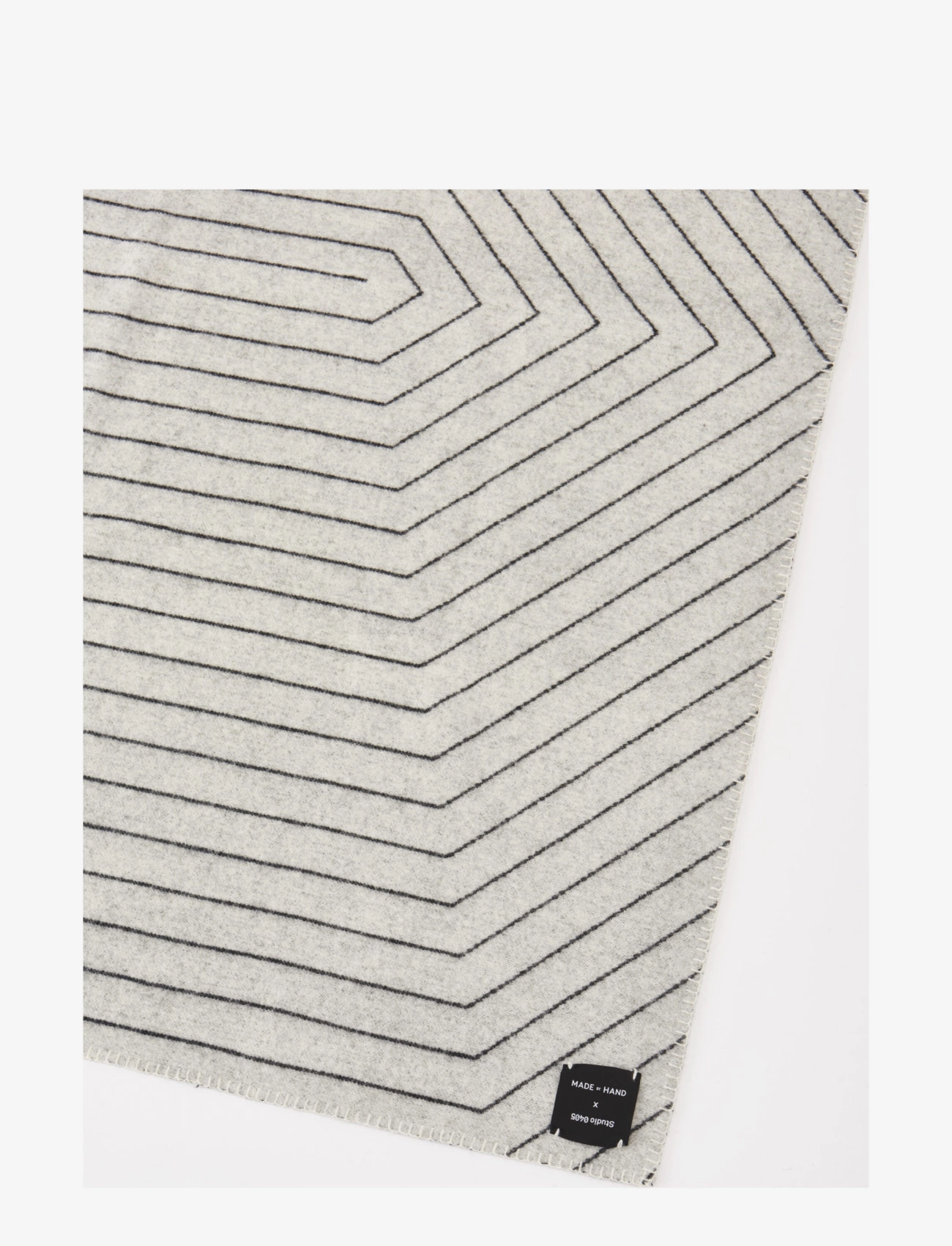 Made by Hand - Pinstripe Throw - black - 2