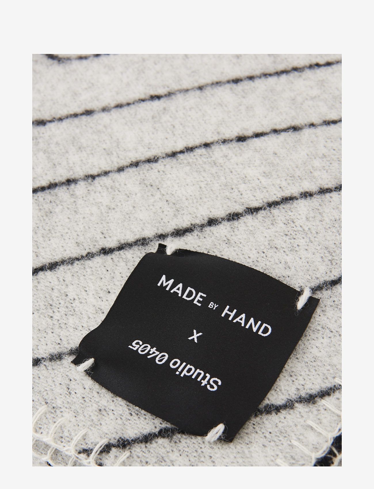 Made by Hand - Pinstripe Throw - black - 3
