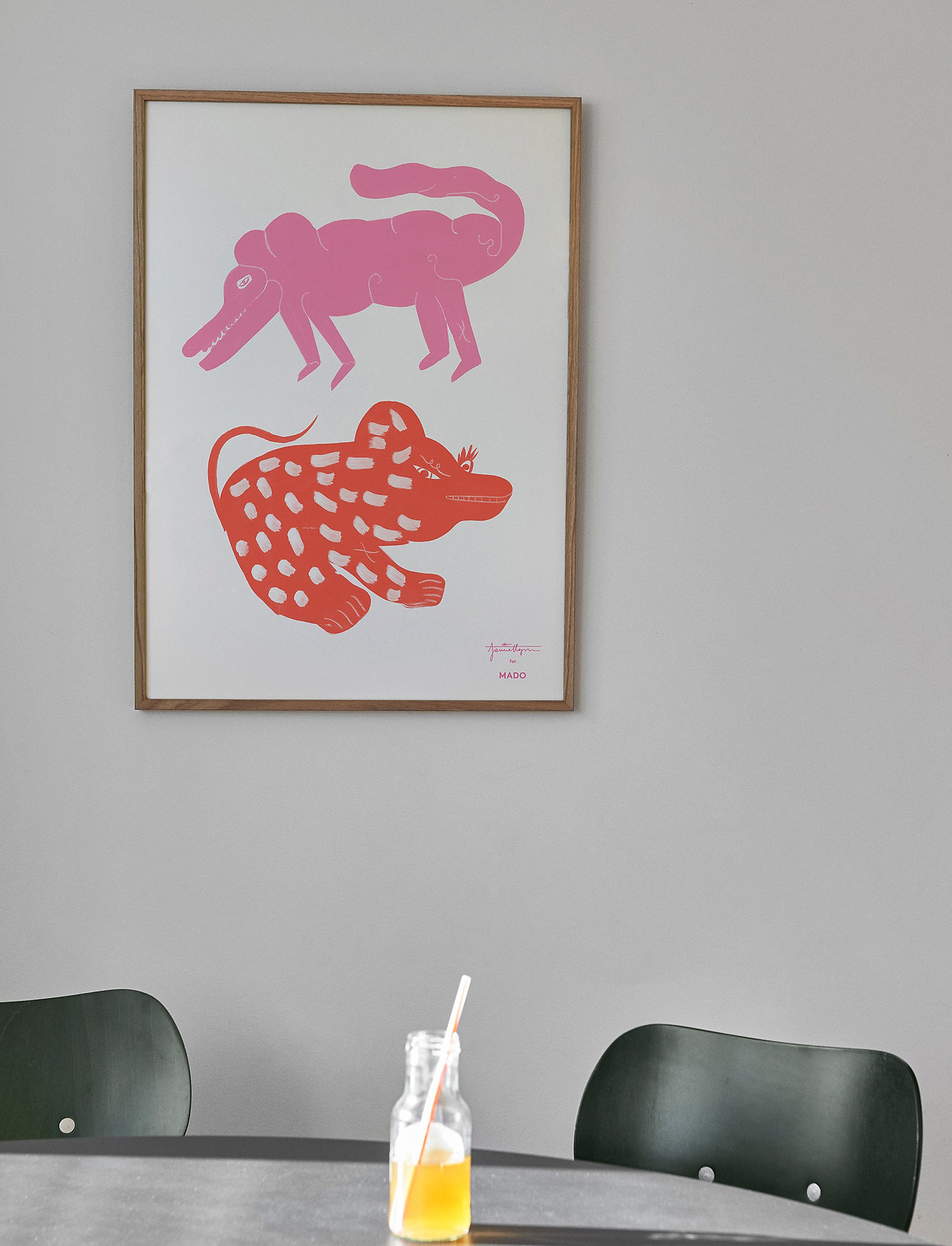 MADO Two Creatures, Pink / Red - 50X70, 50X70 cm, Multi/patterned, Plakater Og Rammer > Plakater, Børn