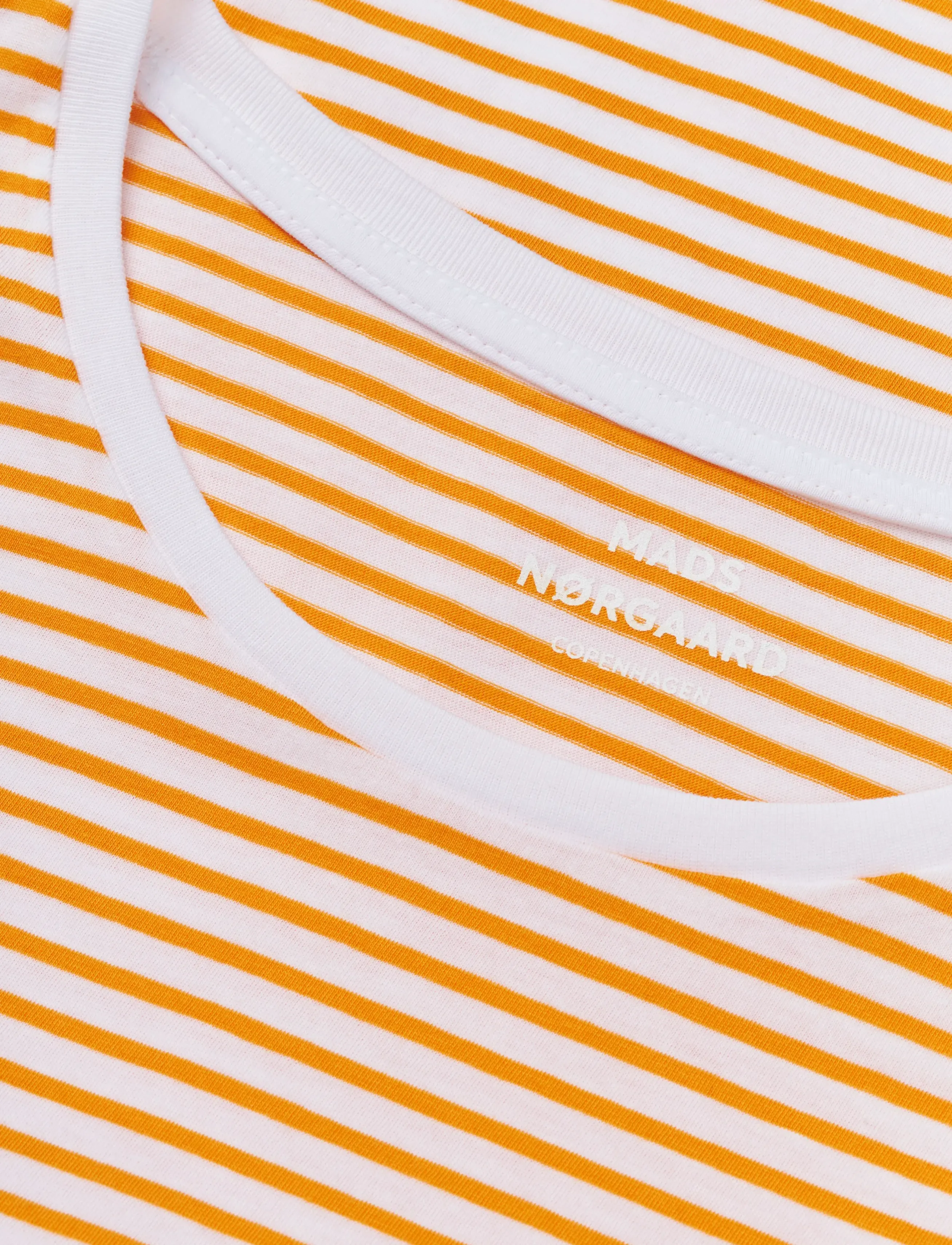 Mads Nørgaard - Fine Jersey Stripe Teasy Tee FAV - t-särgid - brilliant white/zinnia - 3