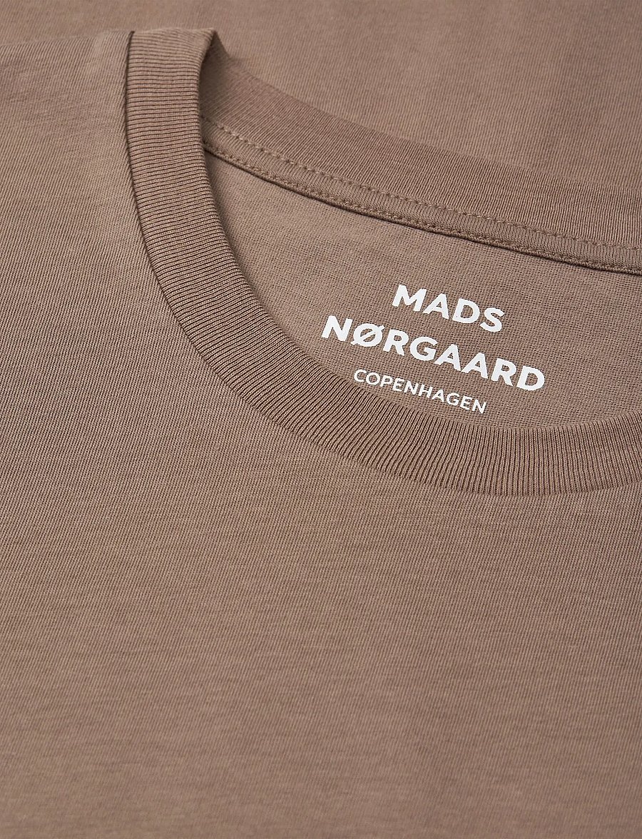 Mads Nørgaard - Fine Jersey Thor Tee FAV - short-sleeved t-shirts - walnut - 1