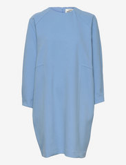 Mads Nørgaard - Soft Suiting Panton Dress - t-shirt-kleider - della robbia blue - 0